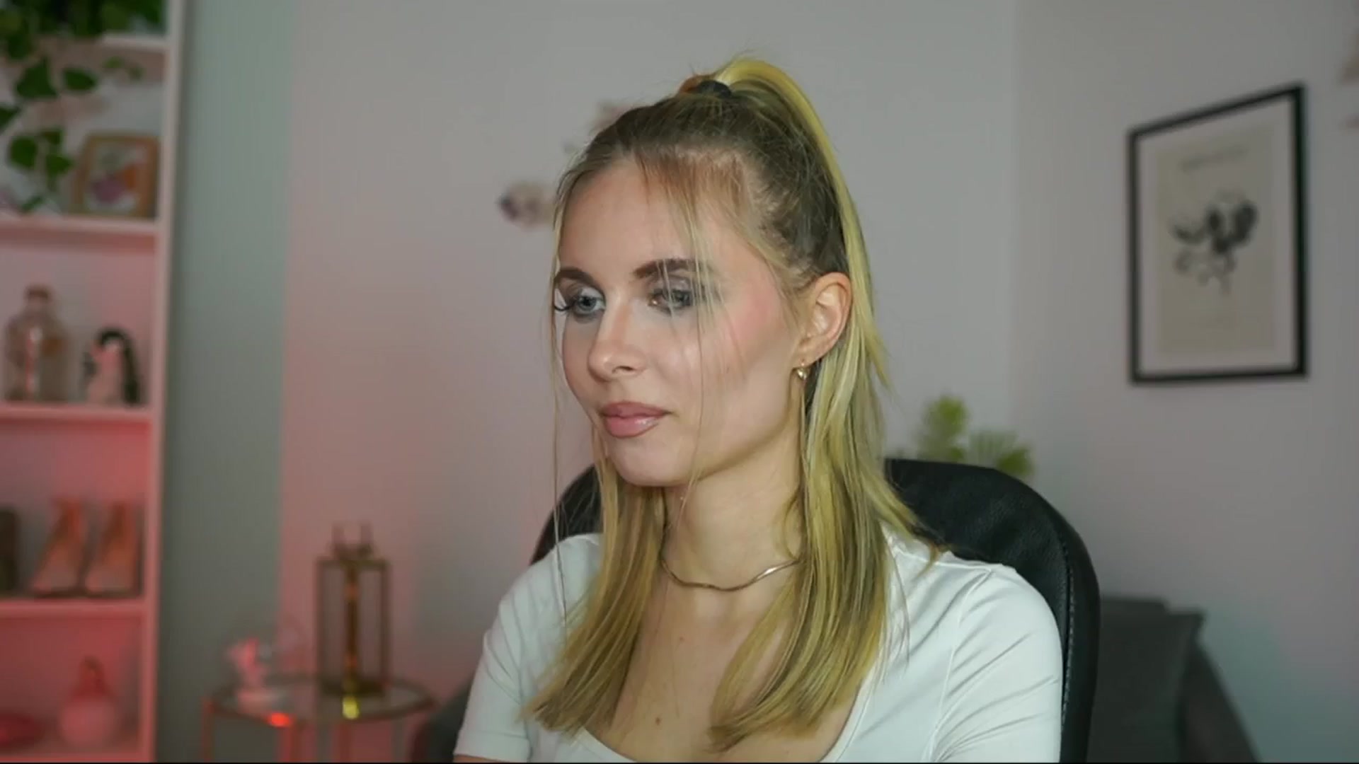 Gallery image thumbnail from Catecrago_'s myfreecams stream on, 02/19/2025, 18:59 image 12 of 20
