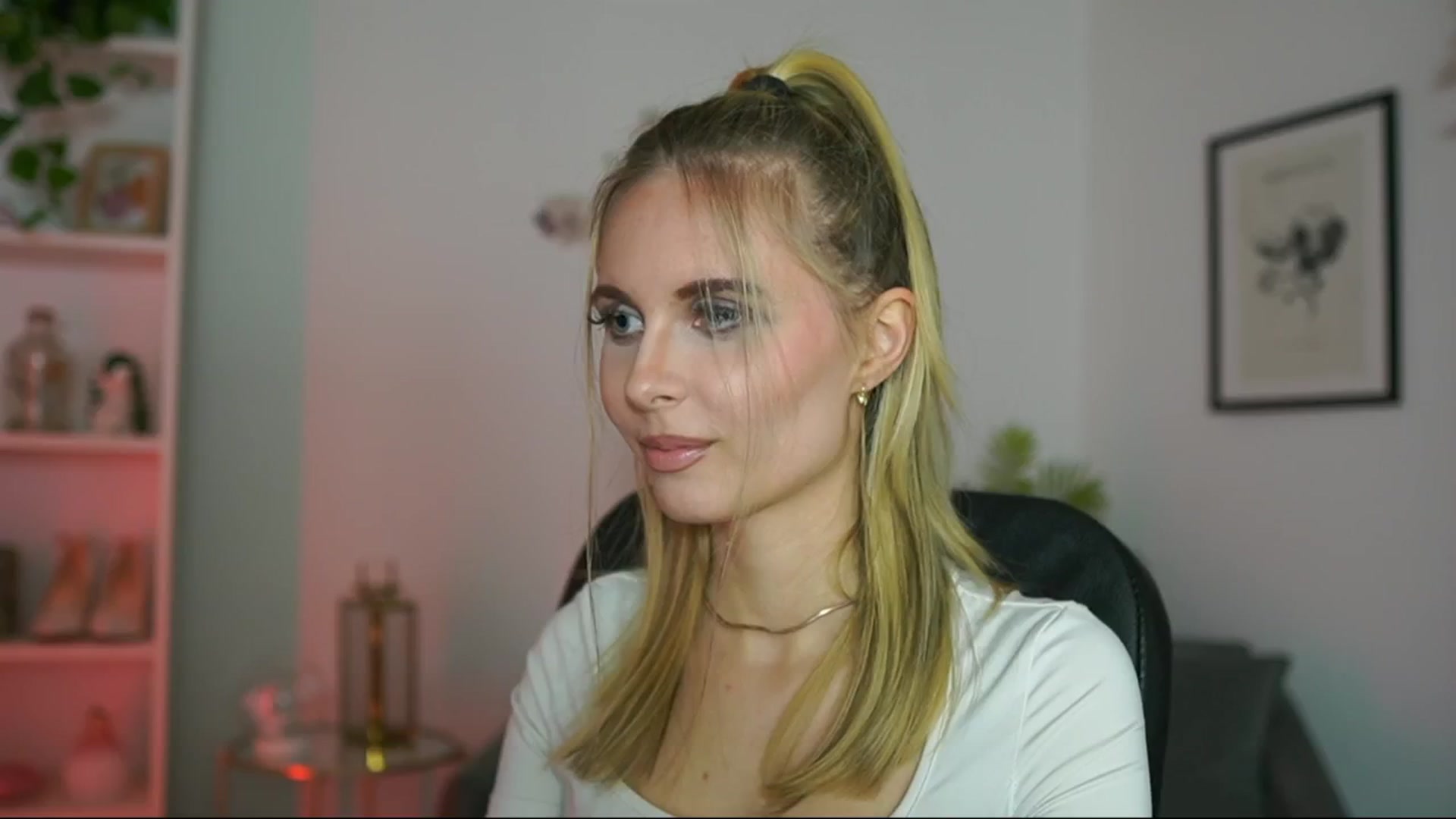 Gallery image thumbnail from Catecrago_'s myfreecams stream on, 02/19/2025, 18:59 image 11 of 20
