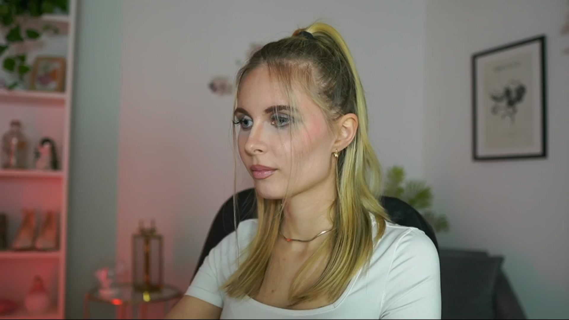 Gallery image thumbnail from Catecrago_'s myfreecams stream on, 02/19/2025, 18:59 image 9 of 20