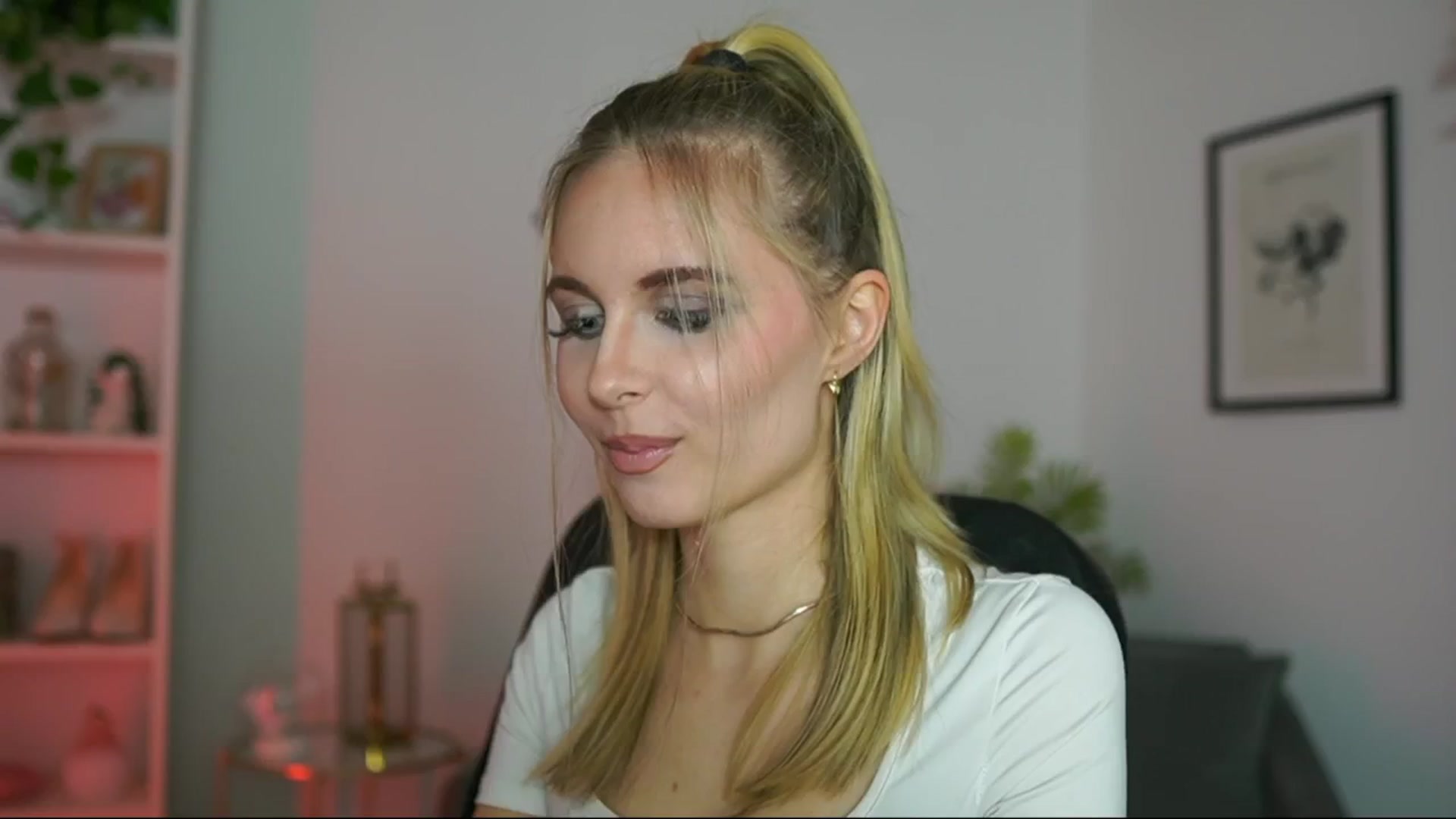 Gallery image thumbnail from Catecrago_'s myfreecams stream on, 02/19/2025, 18:59 image 8 of 20