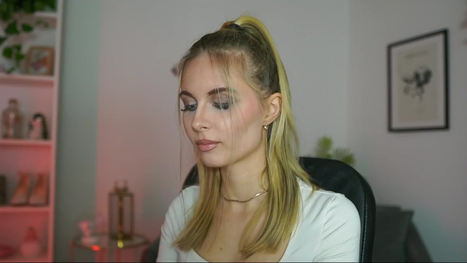 Gallery image thumbnail from Catecrago_'s myfreecams stream on, 02/19/2025, 18:59 image 10 of 20