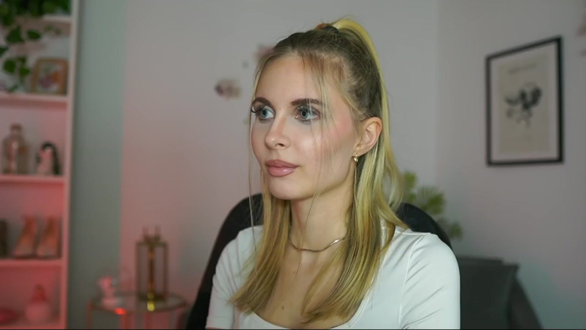 Gallery image thumbnail from Catecrago_'s myfreecams stream on, 02/19/2025, 18:59 image 5 of 20