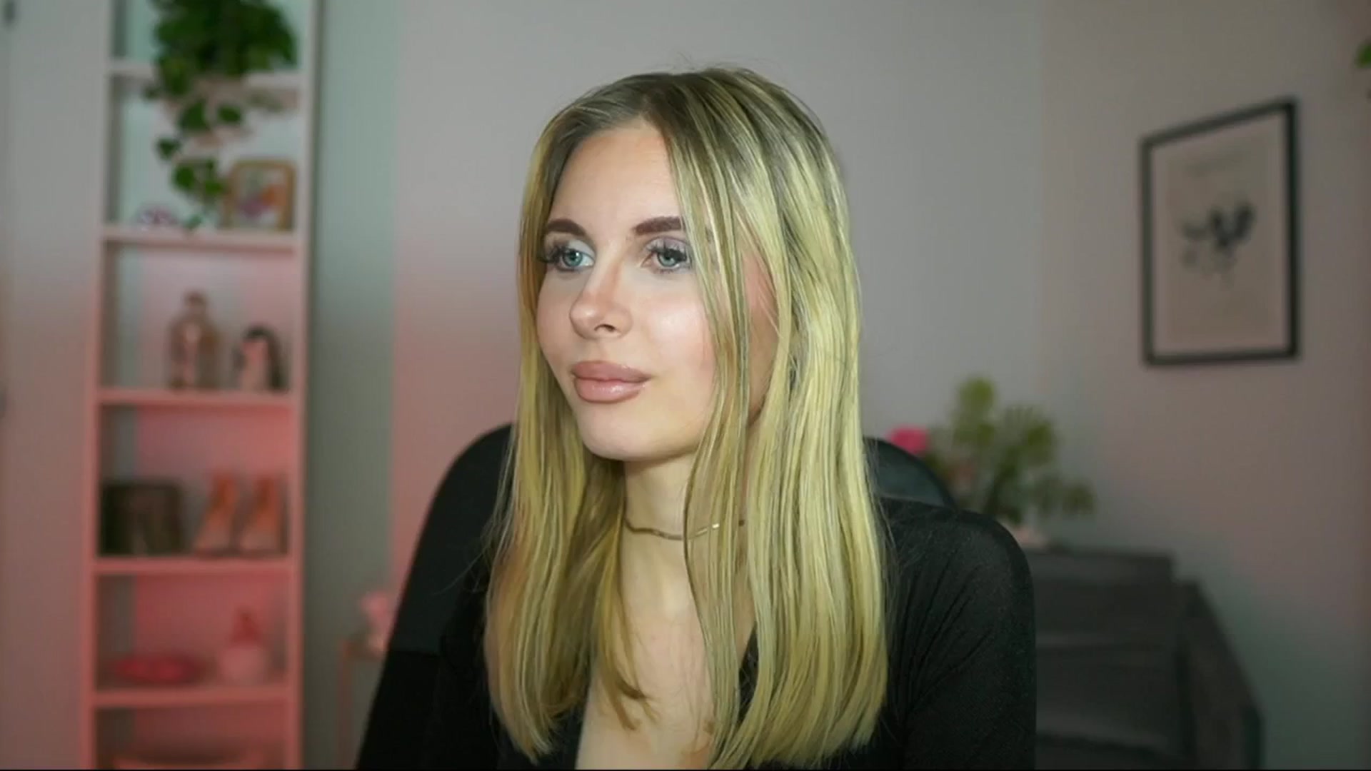 Gallery image thumbnail from Catecrago_'s myfreecams stream on, 02/20/2025, 14:35 image 17 of 20