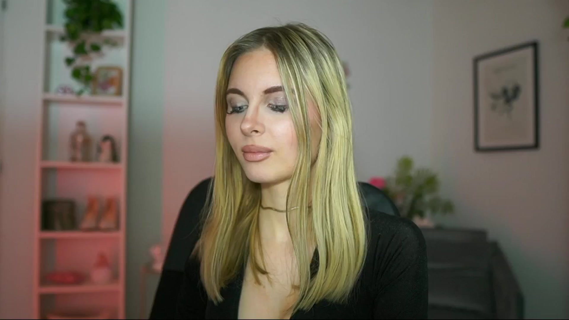 Gallery image thumbnail from Catecrago_'s myfreecams stream on, 02/20/2025, 14:35 image 14 of 20