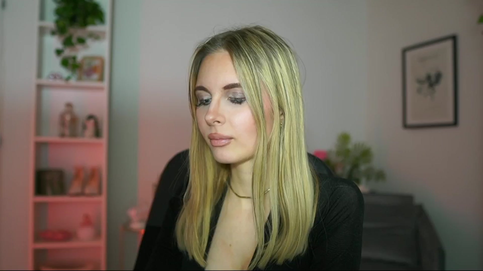 Gallery image thumbnail from Catecrago_'s myfreecams stream on, 02/20/2025, 16:14 image 11 of 20