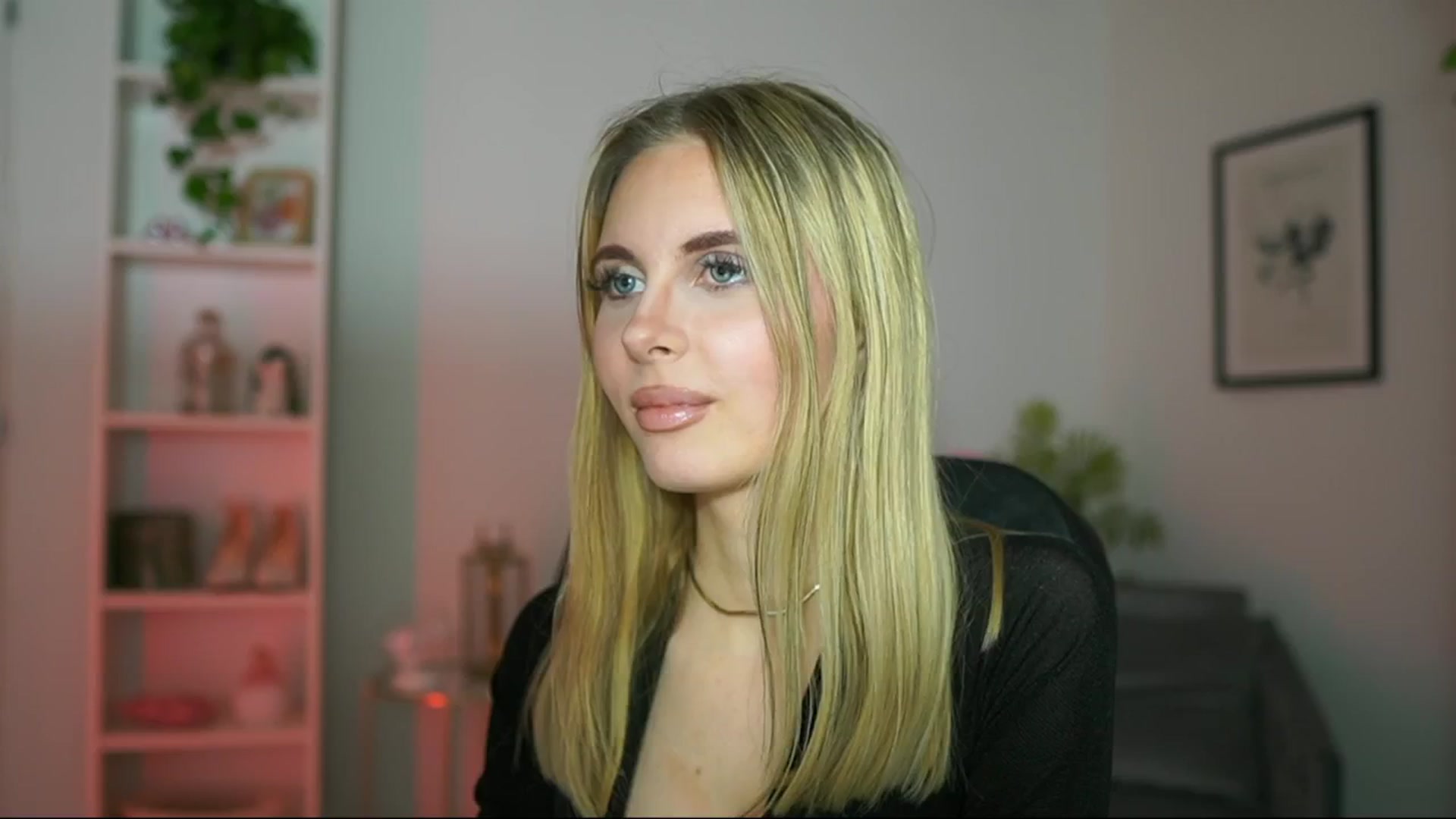 Gallery image thumbnail from Catecrago_'s myfreecams stream on, 02/20/2025, 16:14 image 4 of 20