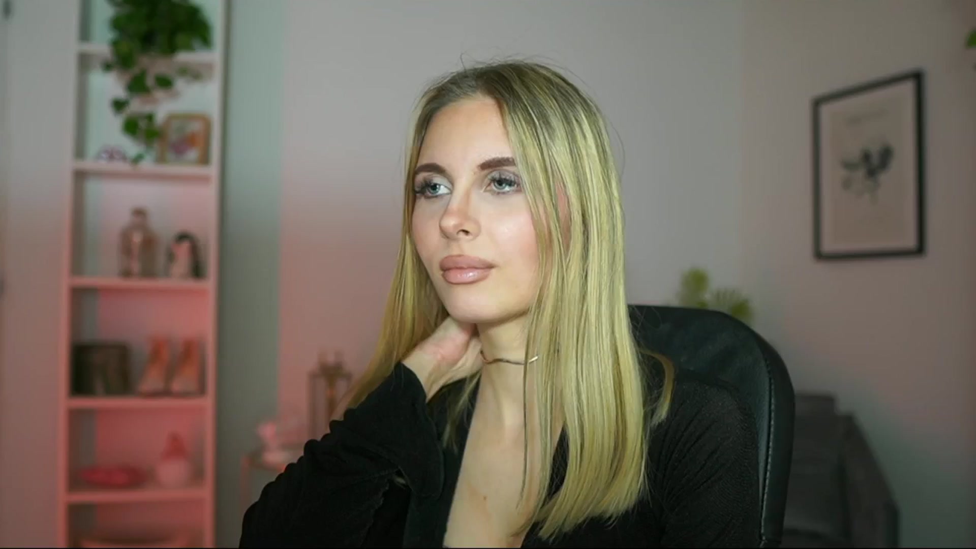 Gallery image thumbnail from Catecrago_'s myfreecams stream on, 02/20/2025, 16:14 image 18 of 20