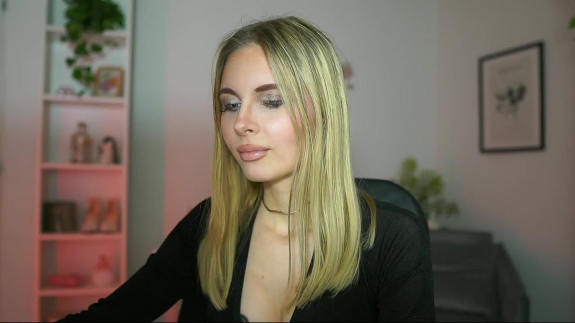 Gallery image thumbnail from Catecrago_'s myfreecams stream on, 02/20/2025, 16:14 image 15 of 20