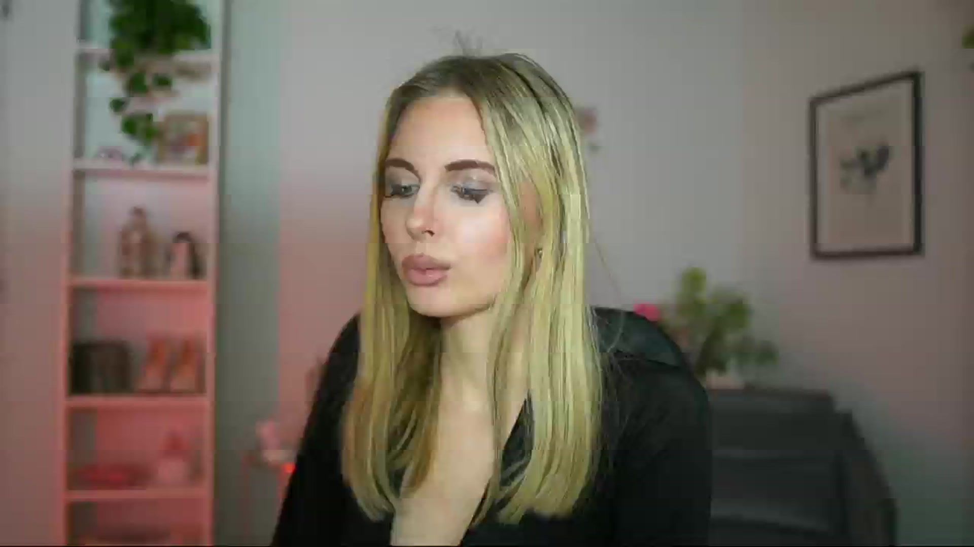 Gallery image thumbnail from Catecrago_'s myfreecams stream on, 02/20/2025, 18:23 image 8 of 20