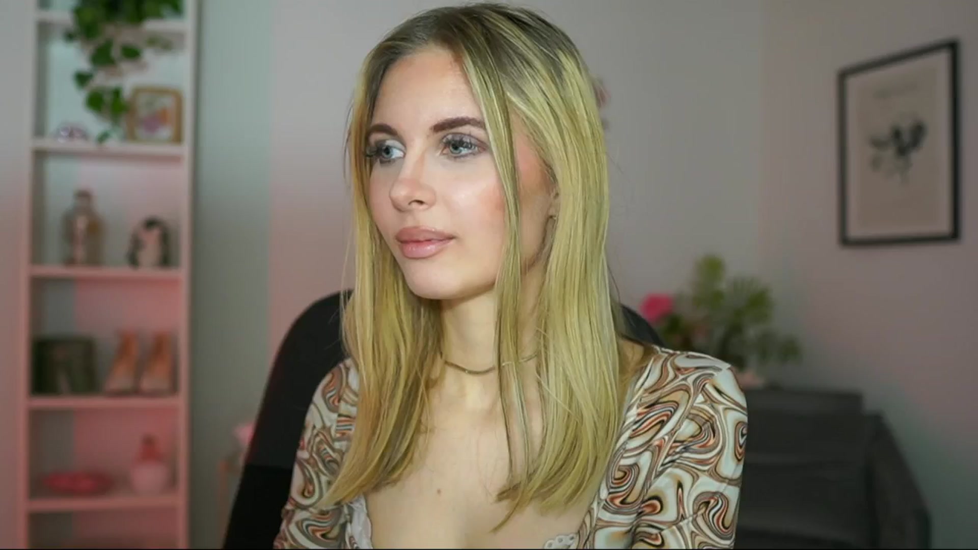 Gallery image thumbnail from Catecrago_'s myfreecams stream on, 02/21/2025, 09:43 image 19 of 20
