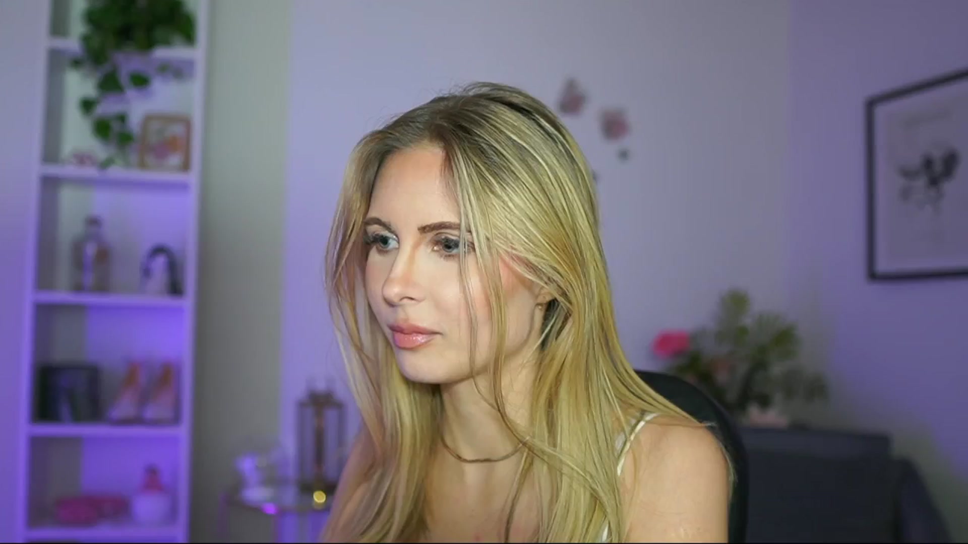 Gallery image thumbnail from Catecrago_'s myfreecams stream on, 02/26/2025, 14:02 image 7 of 20