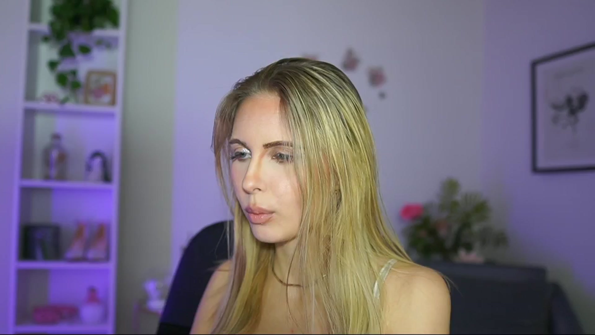 Gallery image thumbnail from Catecrago_'s myfreecams stream on, 02/26/2025, 15:38 image 7 of 20