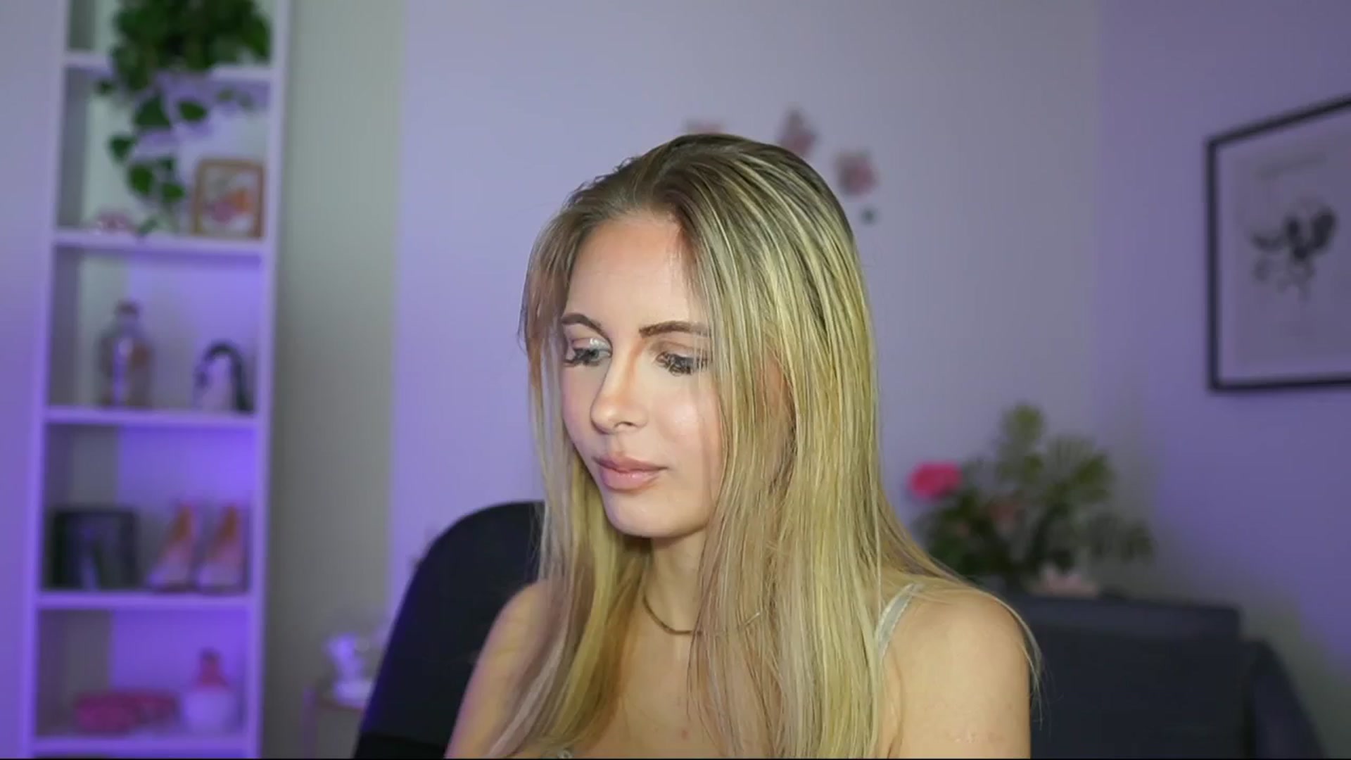 Gallery image thumbnail from Catecrago_'s myfreecams stream on, 02/26/2025, 15:38 image 16 of 20
