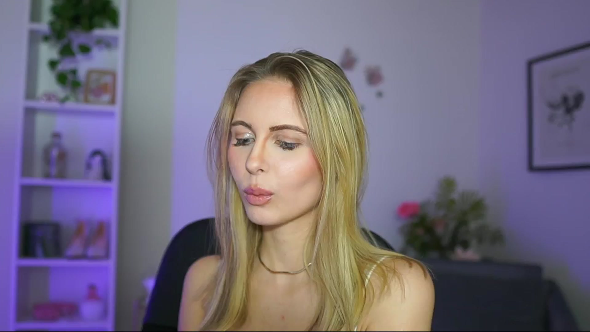 Gallery image thumbnail from Catecrago_'s myfreecams stream on, 02/26/2025, 16:37 image 16 of 20