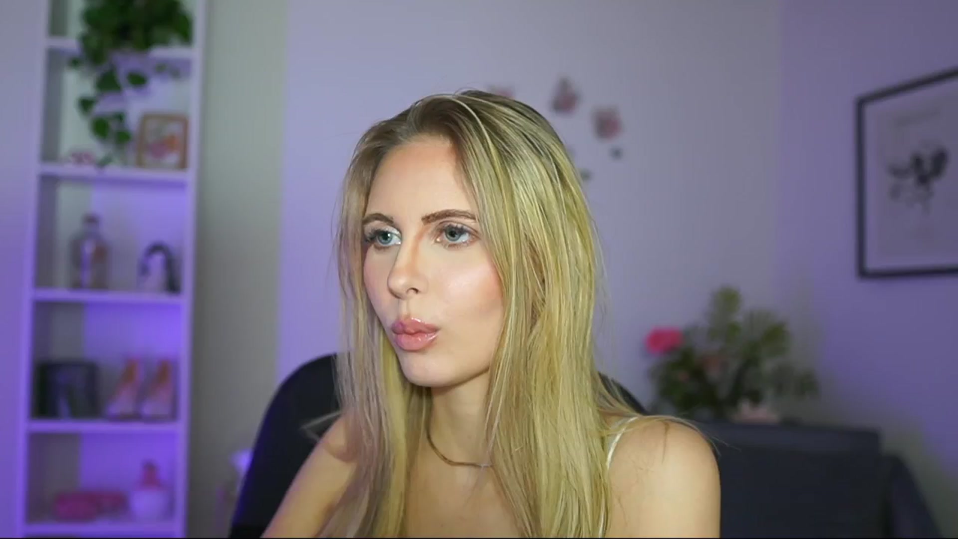 Gallery image thumbnail from Catecrago_'s myfreecams stream on, 02/26/2025, 16:37 image 20 of 20