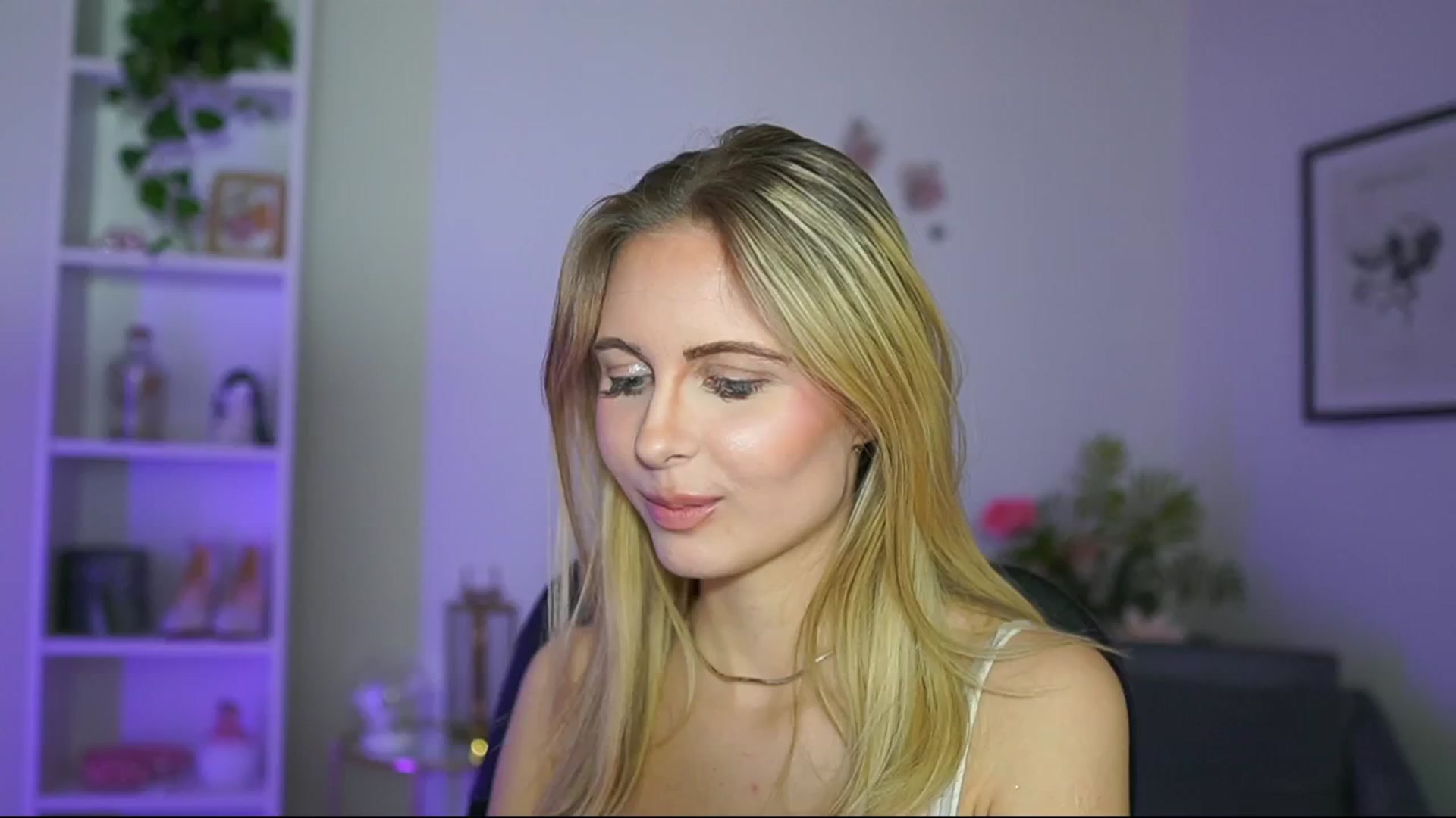 Gallery image thumbnail from Catecrago_'s myfreecams stream on, 02/26/2025, 18:10 image 1 of 20