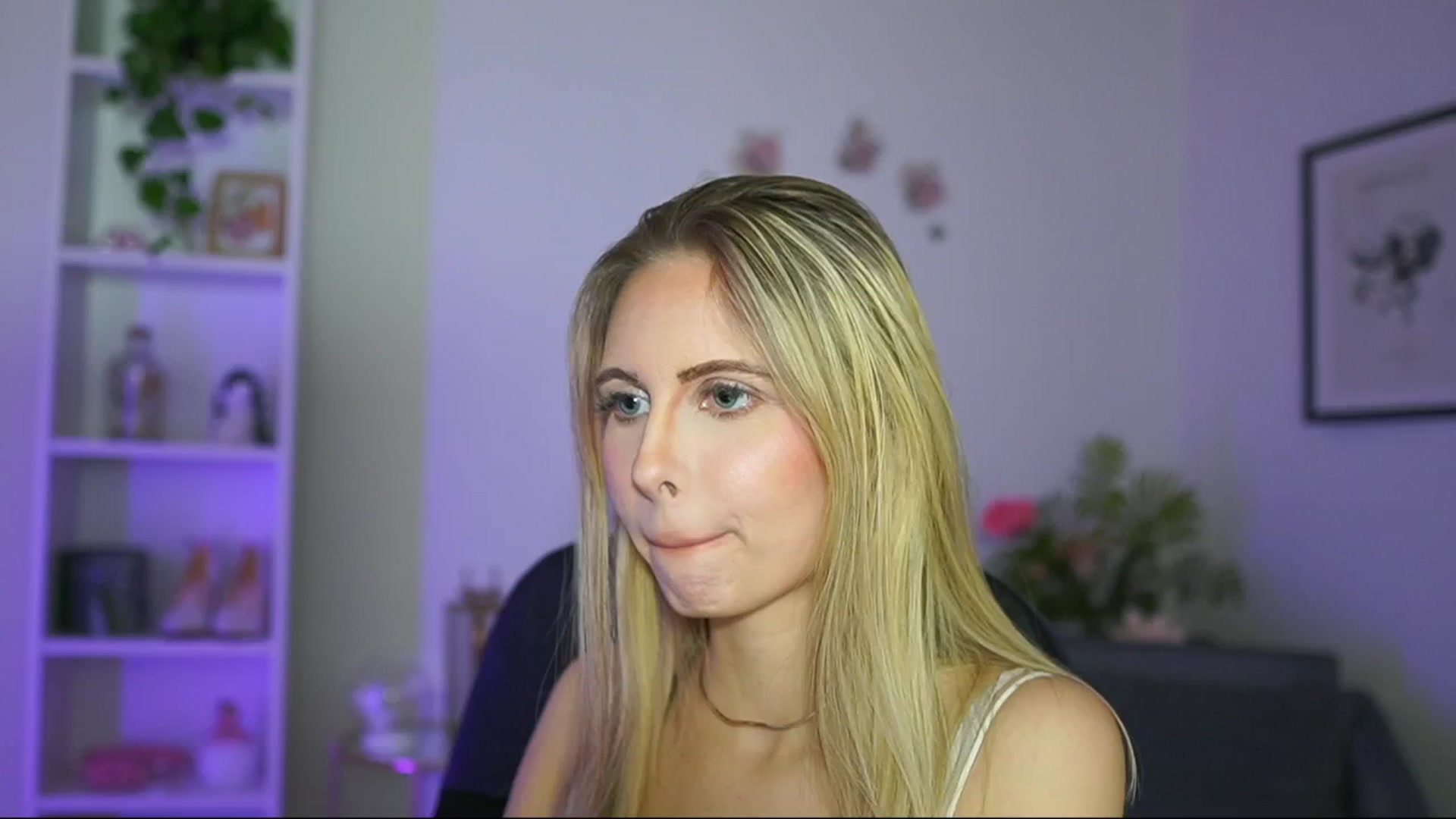 Gallery image thumbnail from Catecrago_'s myfreecams stream on, 02/26/2025, 18:10 image 15 of 20
