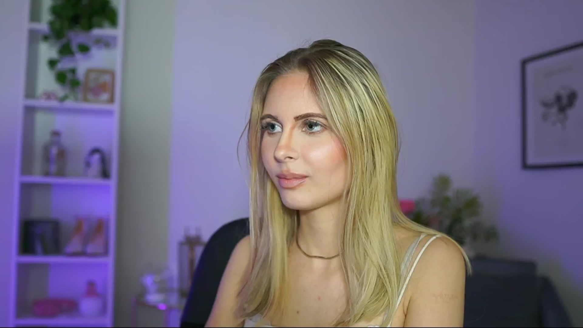 Gallery image thumbnail from Catecrago_'s myfreecams stream on, 02/26/2025, 18:10 image 8 of 20