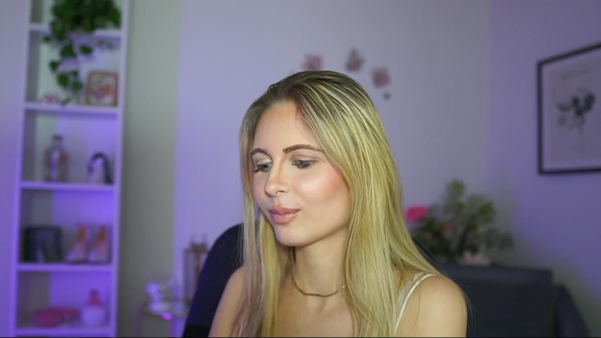 Gallery image thumbnail from Catecrago_'s myfreecams stream on, 02/26/2025, 18:10 image 13 of 20