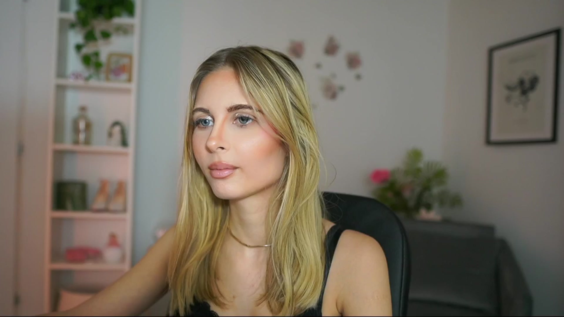 Gallery image thumbnail from Catecrago_'s myfreecams stream on, 02/27/2025, 14:25 image 3 of 20