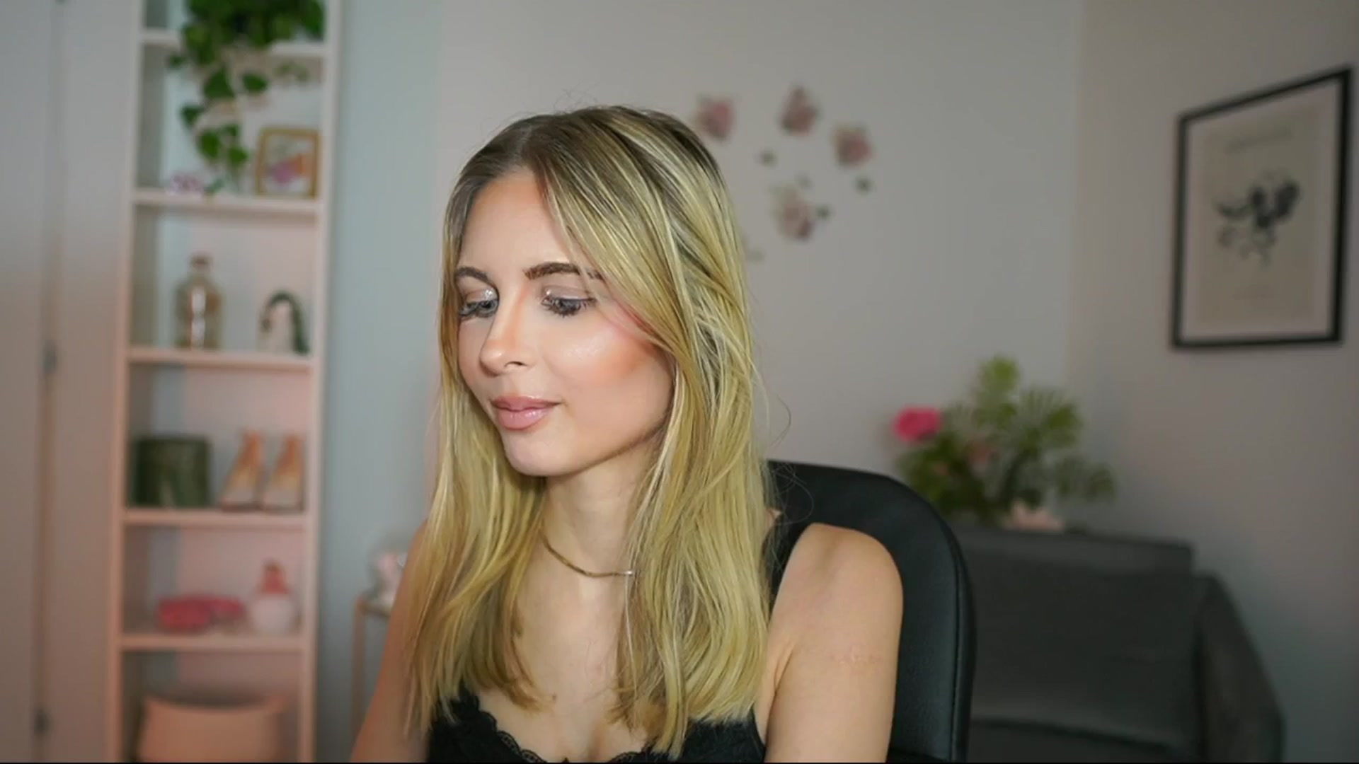 Gallery image thumbnail from Catecrago_'s myfreecams stream on, 02/27/2025, 14:25 image 12 of 20