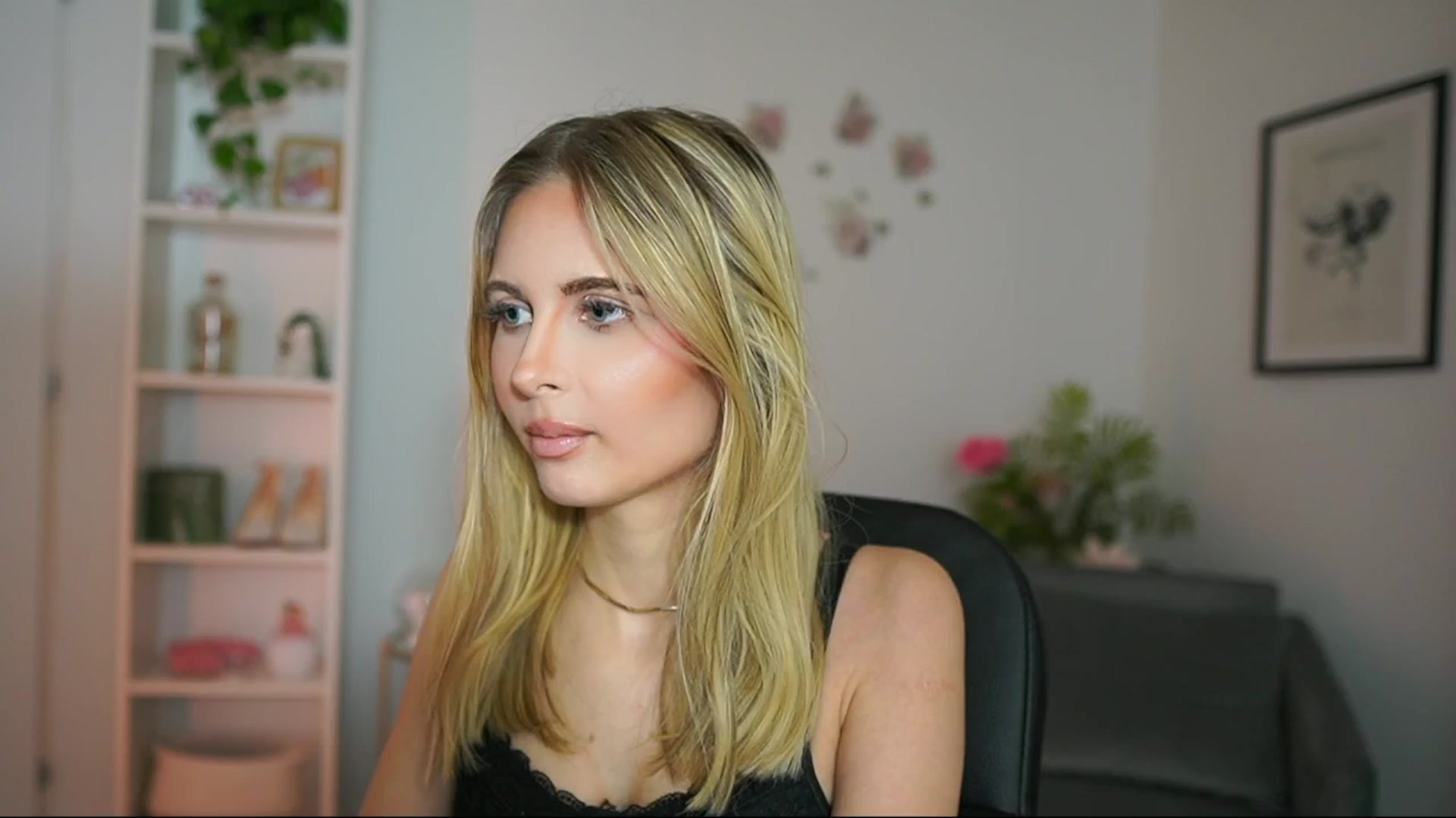 Gallery image thumbnail from Catecrago_'s myfreecams stream on, 02/27/2025, 14:25 image 10 of 20