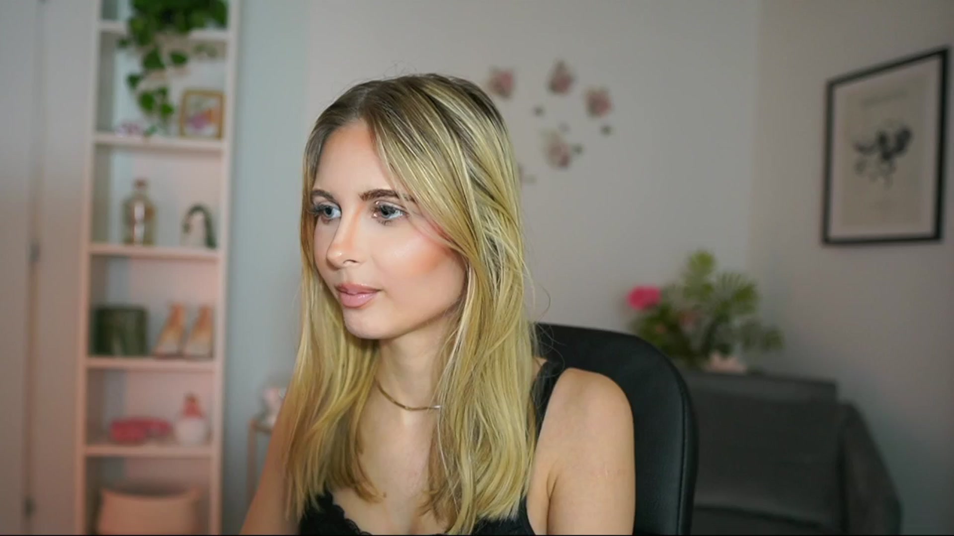 Gallery image thumbnail from Catecrago_'s myfreecams stream on, 02/27/2025, 14:25 image 9 of 20