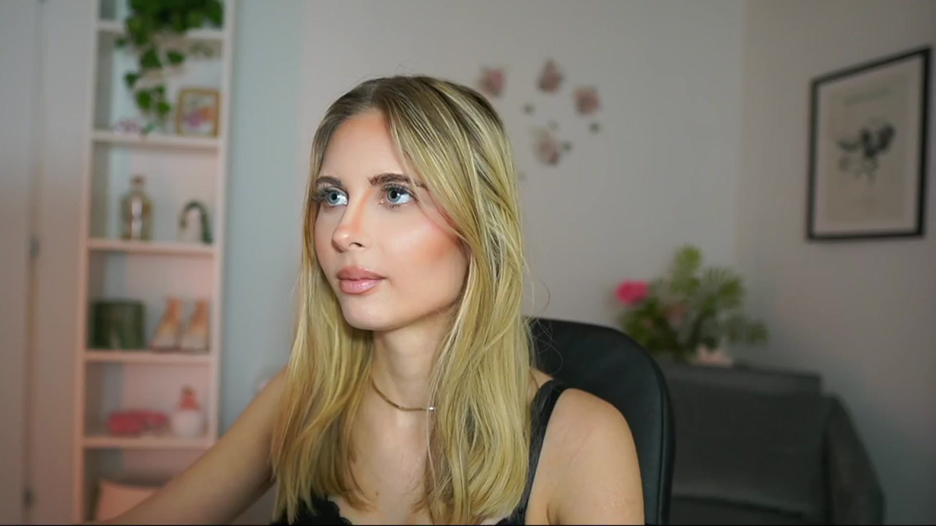 Gallery image thumbnail from Catecrago_'s myfreecams stream on, 02/27/2025, 14:25 image 11 of 20