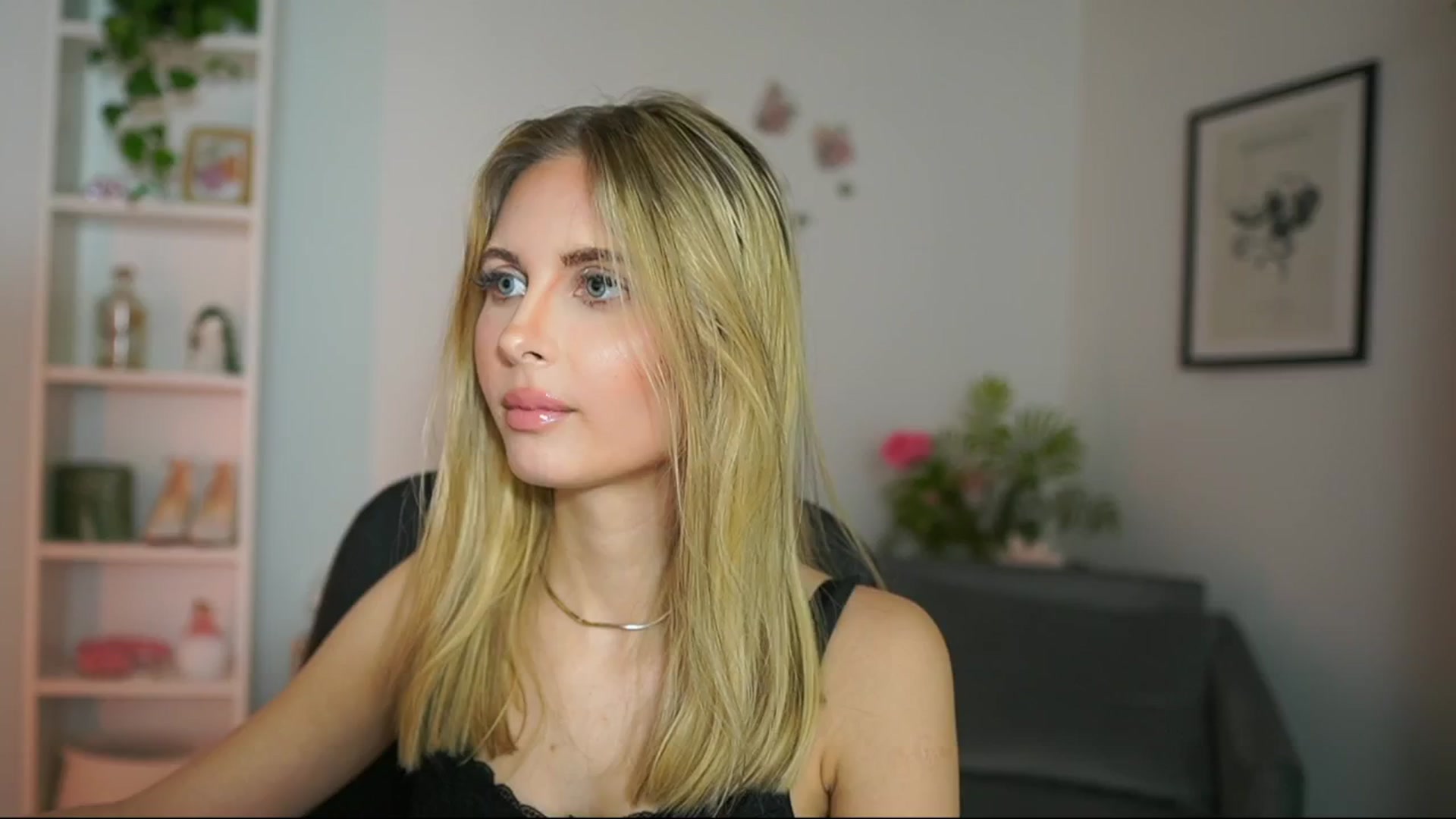 Gallery image thumbnail from Catecrago_'s myfreecams stream on, 02/27/2025, 18:19 image 3 of 20