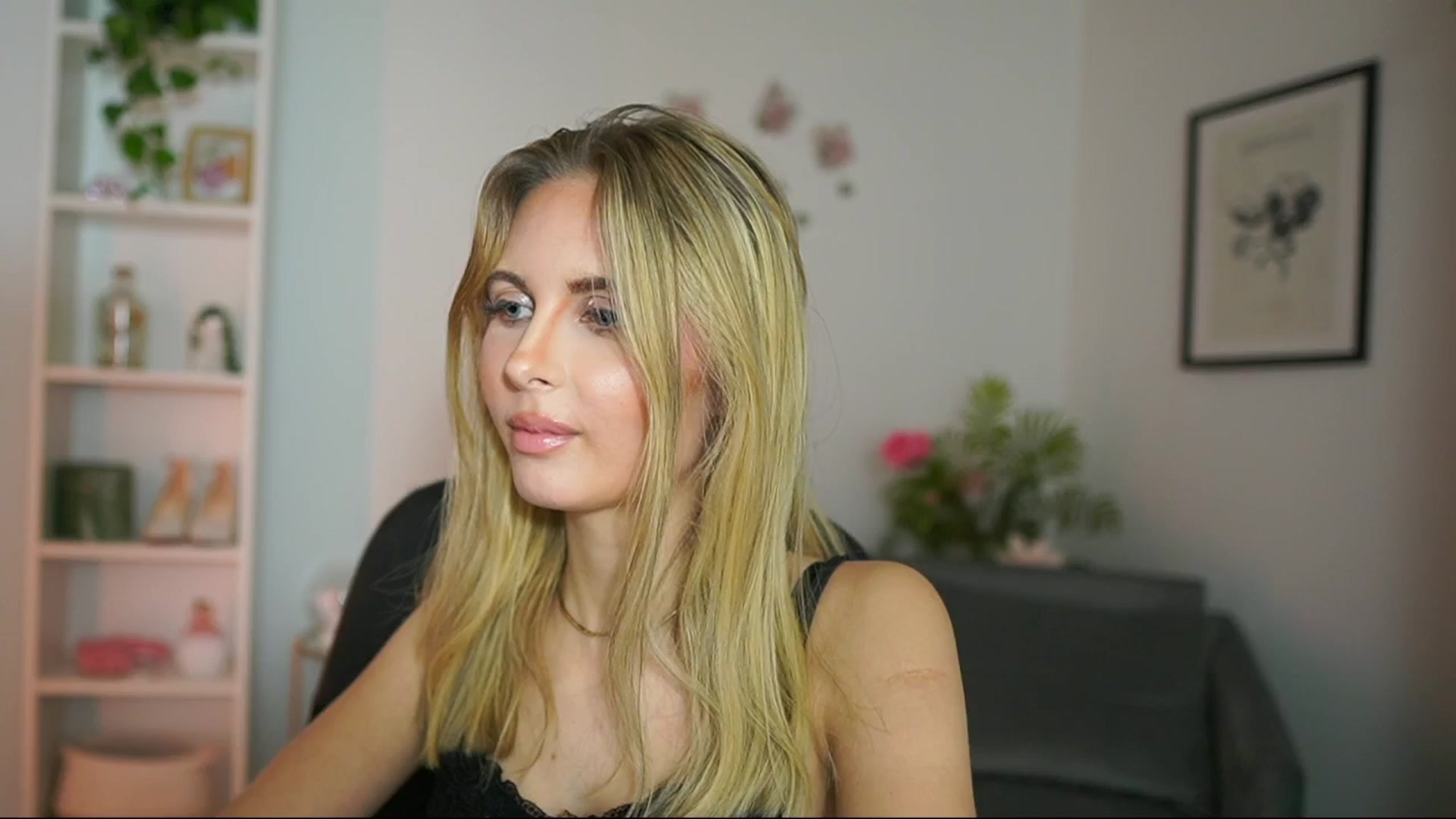 Gallery image thumbnail from Catecrago_'s myfreecams stream on, 02/27/2025, 18:19 image 15 of 20