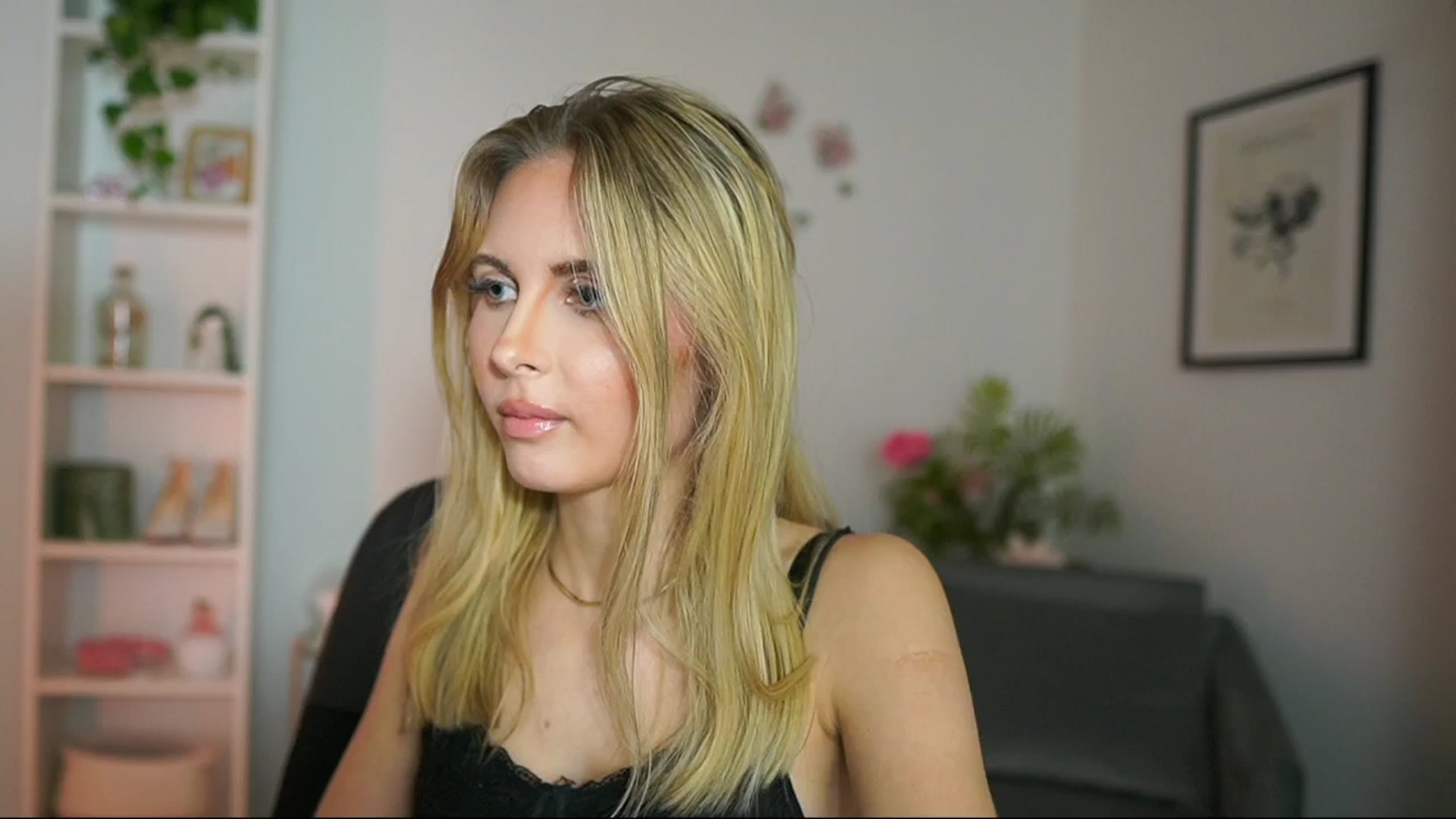 Gallery image thumbnail from Catecrago_'s myfreecams stream on, 02/27/2025, 18:19 image 8 of 20