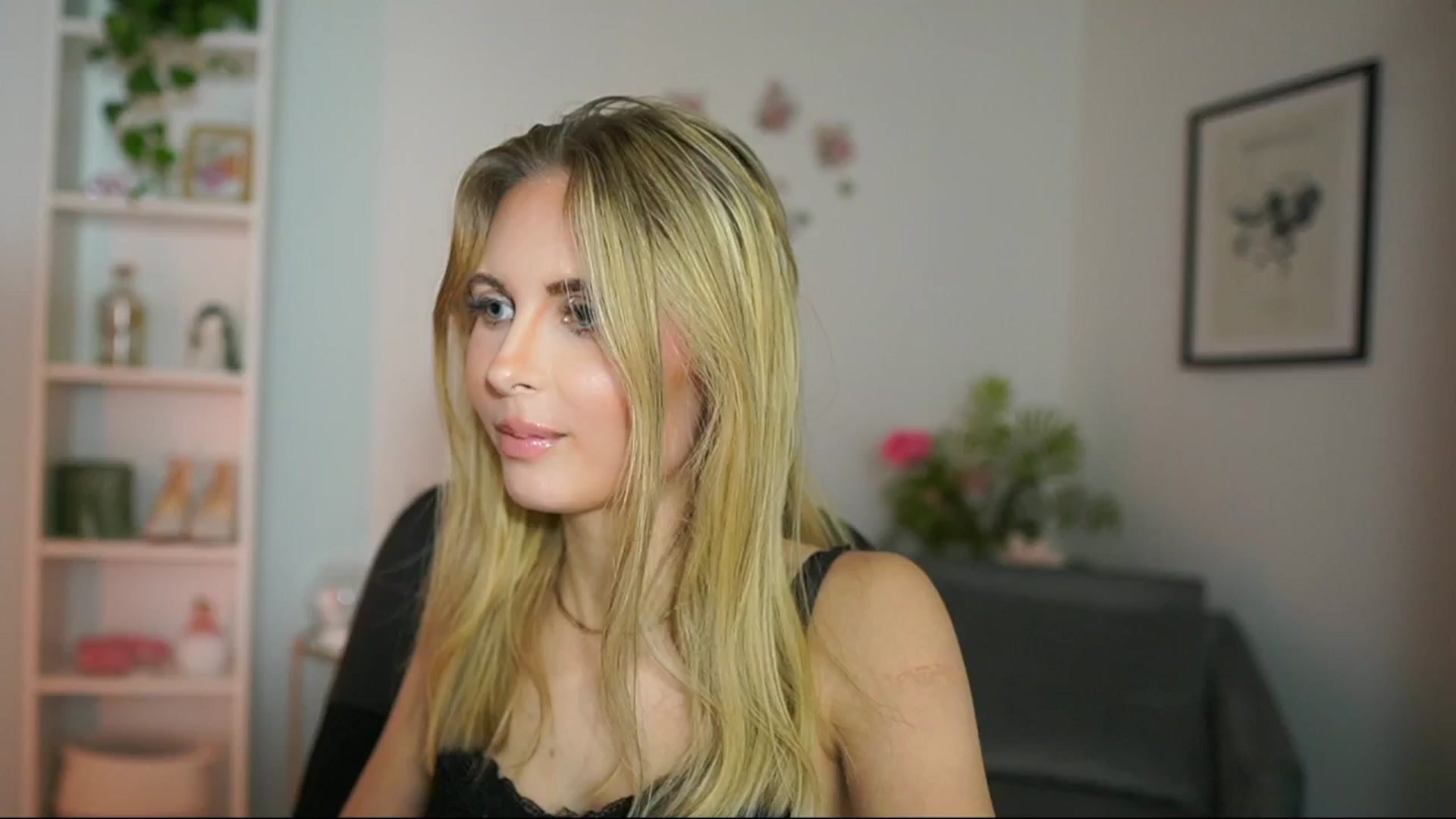 Gallery image thumbnail from Catecrago_'s myfreecams stream on, 02/27/2025, 18:19 image 14 of 20