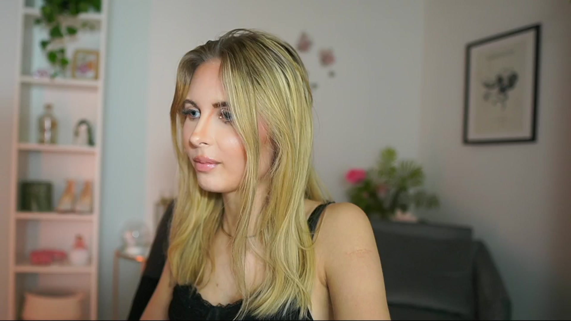 Gallery image thumbnail from Catecrago_'s myfreecams stream on, 02/27/2025, 18:19 image 9 of 20