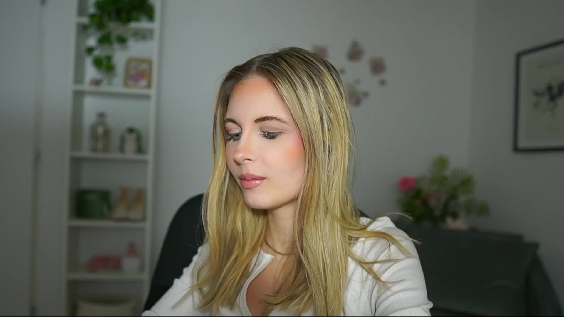 Gallery image thumbnail from Catecrago_'s myfreecams stream on, 02/28/2025, 09:08 image 15 of 20