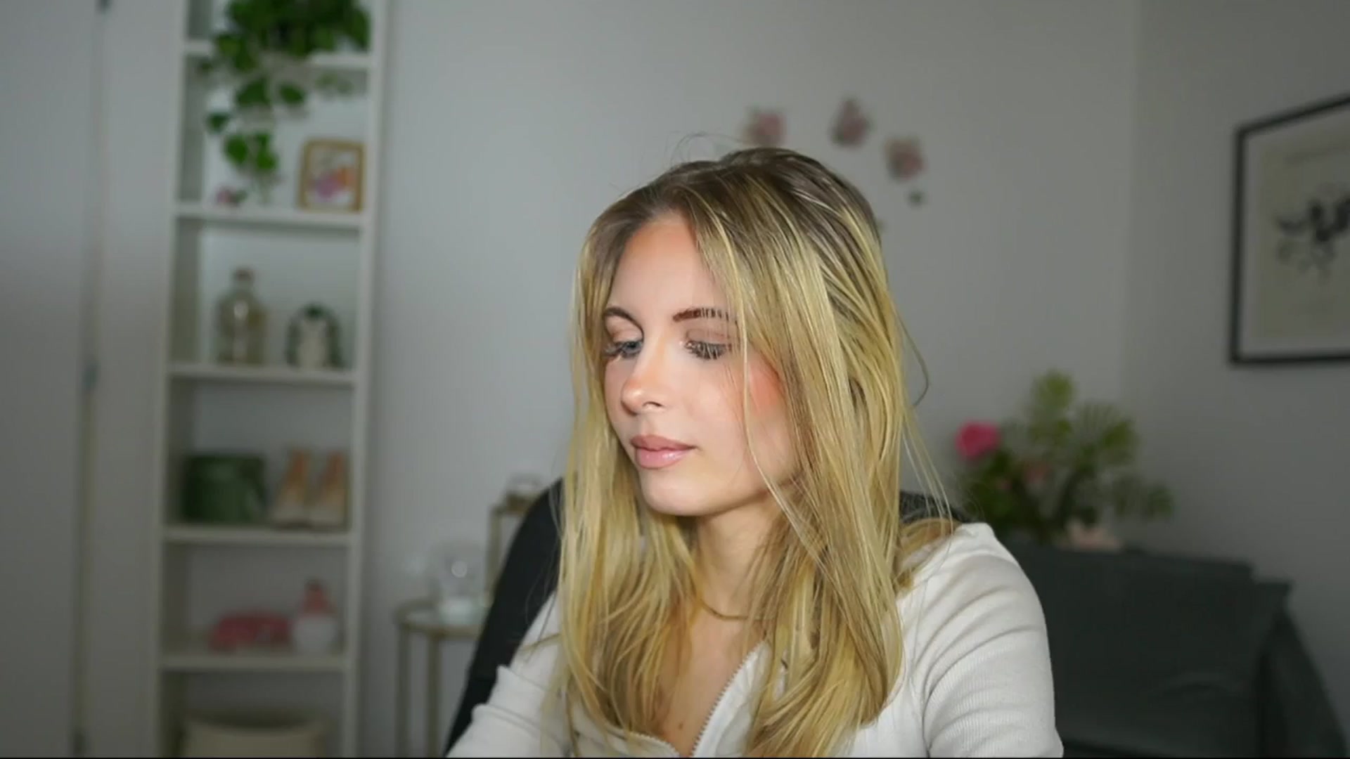 Gallery image thumbnail from Catecrago_'s myfreecams stream on, 02/28/2025, 10:28 image 12 of 20