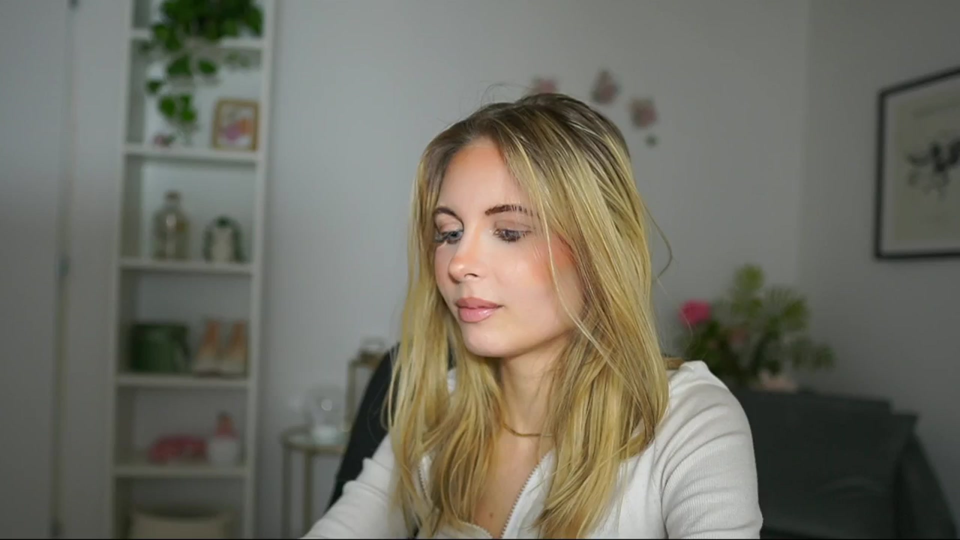 Gallery image thumbnail from Catecrago_'s myfreecams stream on, 02/28/2025, 10:28 image 7 of 20