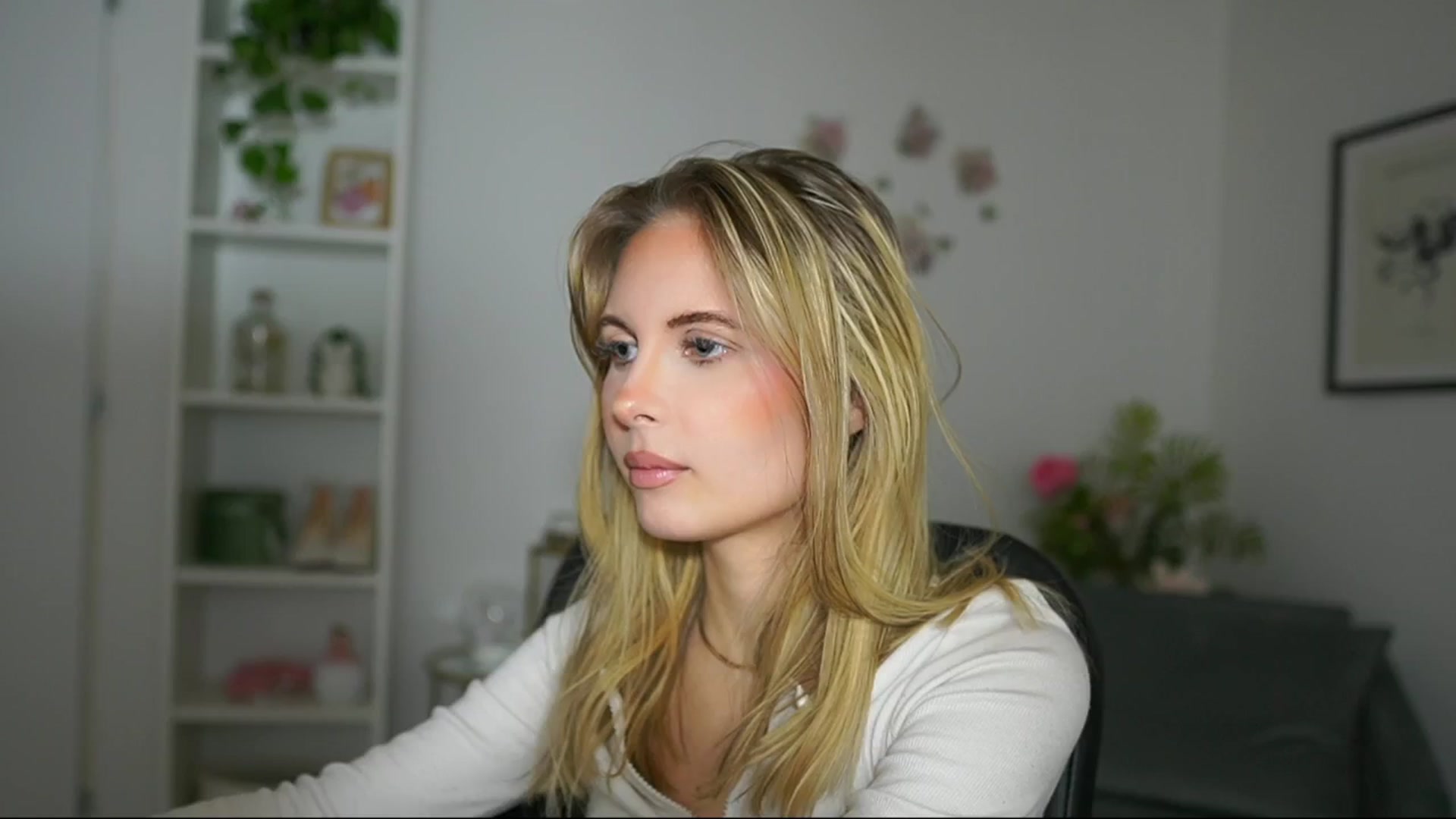 Gallery image thumbnail from Catecrago_'s myfreecams stream on, 02/28/2025, 10:28 image 1 of 20
