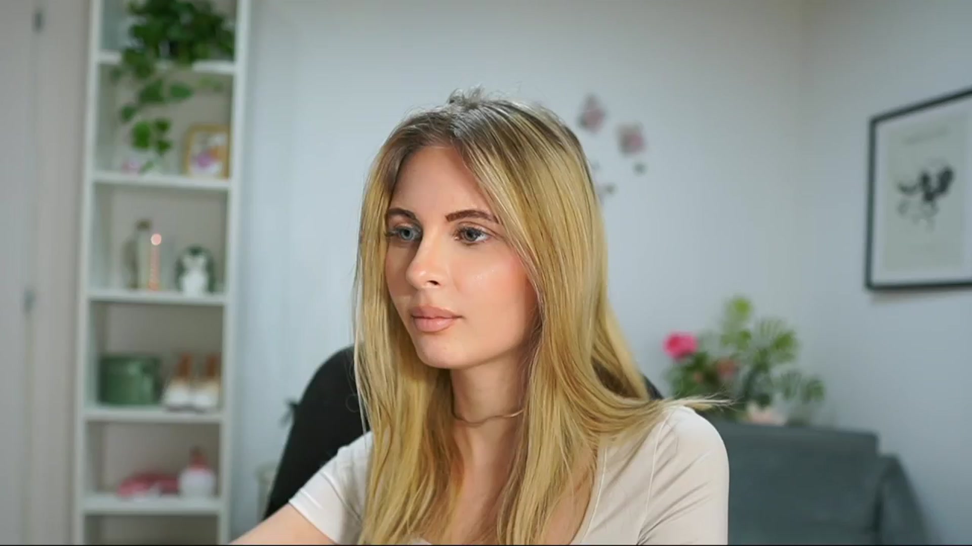 Gallery image thumbnail from Catecrago_'s myfreecams stream on, 03/04/2025, 14:47 image 12 of 20