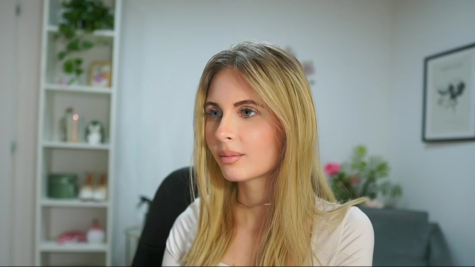 Gallery image thumbnail from Catecrago_'s myfreecams stream on, 03/04/2025, 14:47 image 19 of 20