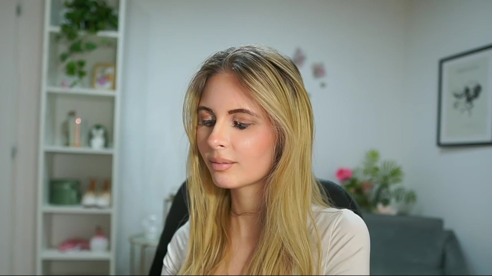 Gallery image thumbnail from Catecrago_'s myfreecams stream on, 03/04/2025, 16:59 image 4 of 20