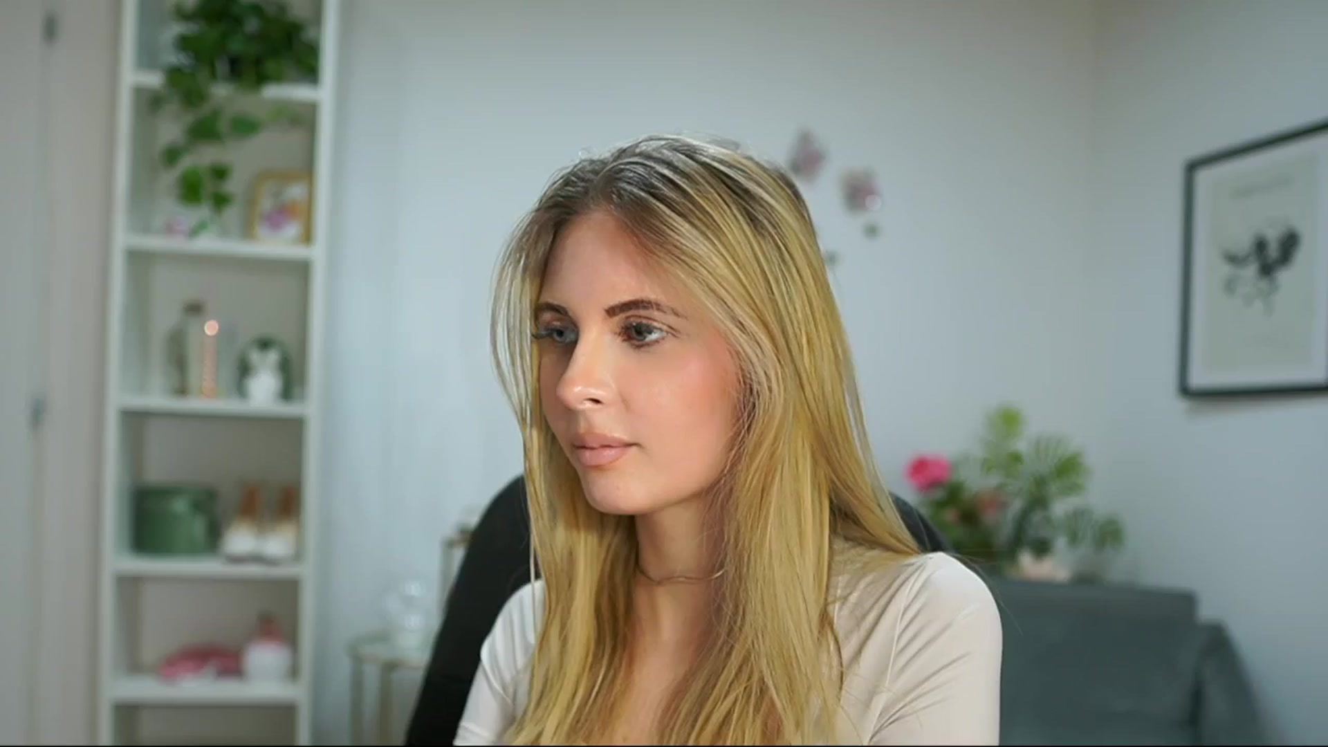 Gallery image thumbnail from Catecrago_'s myfreecams stream on, 03/04/2025, 16:59 image 7 of 20
