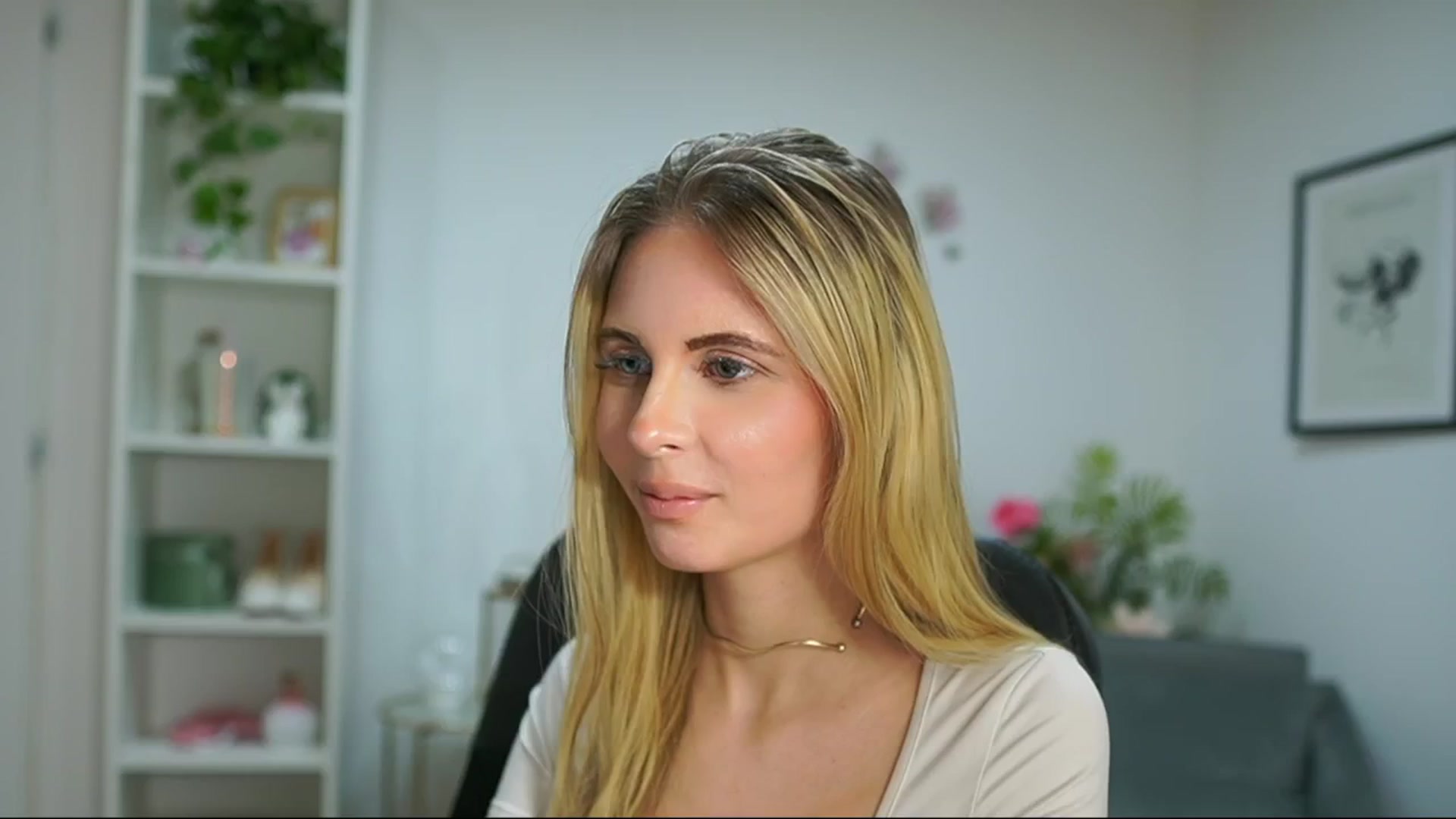 Gallery image thumbnail from Catecrago_'s myfreecams stream on, 03/04/2025, 18:49 image 15 of 20