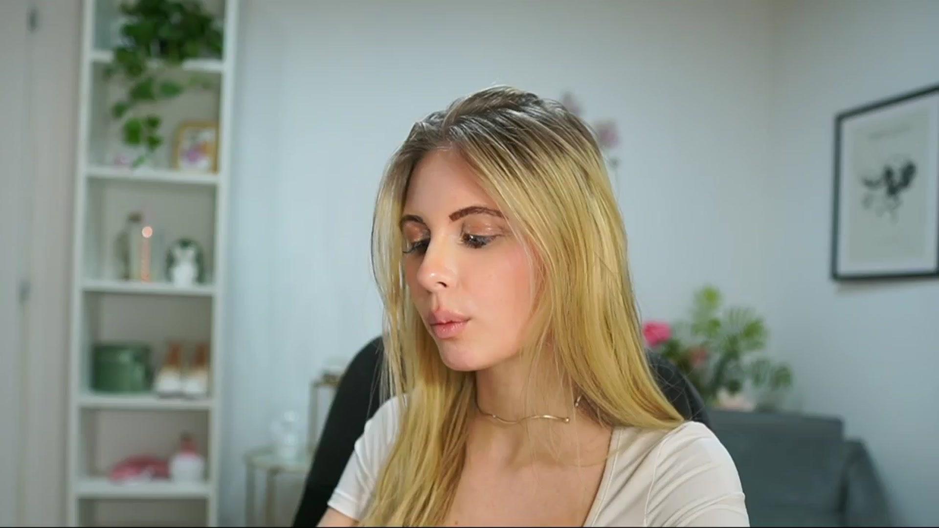 Gallery image thumbnail from Catecrago_'s myfreecams stream on, 03/04/2025, 18:49 image 18 of 20