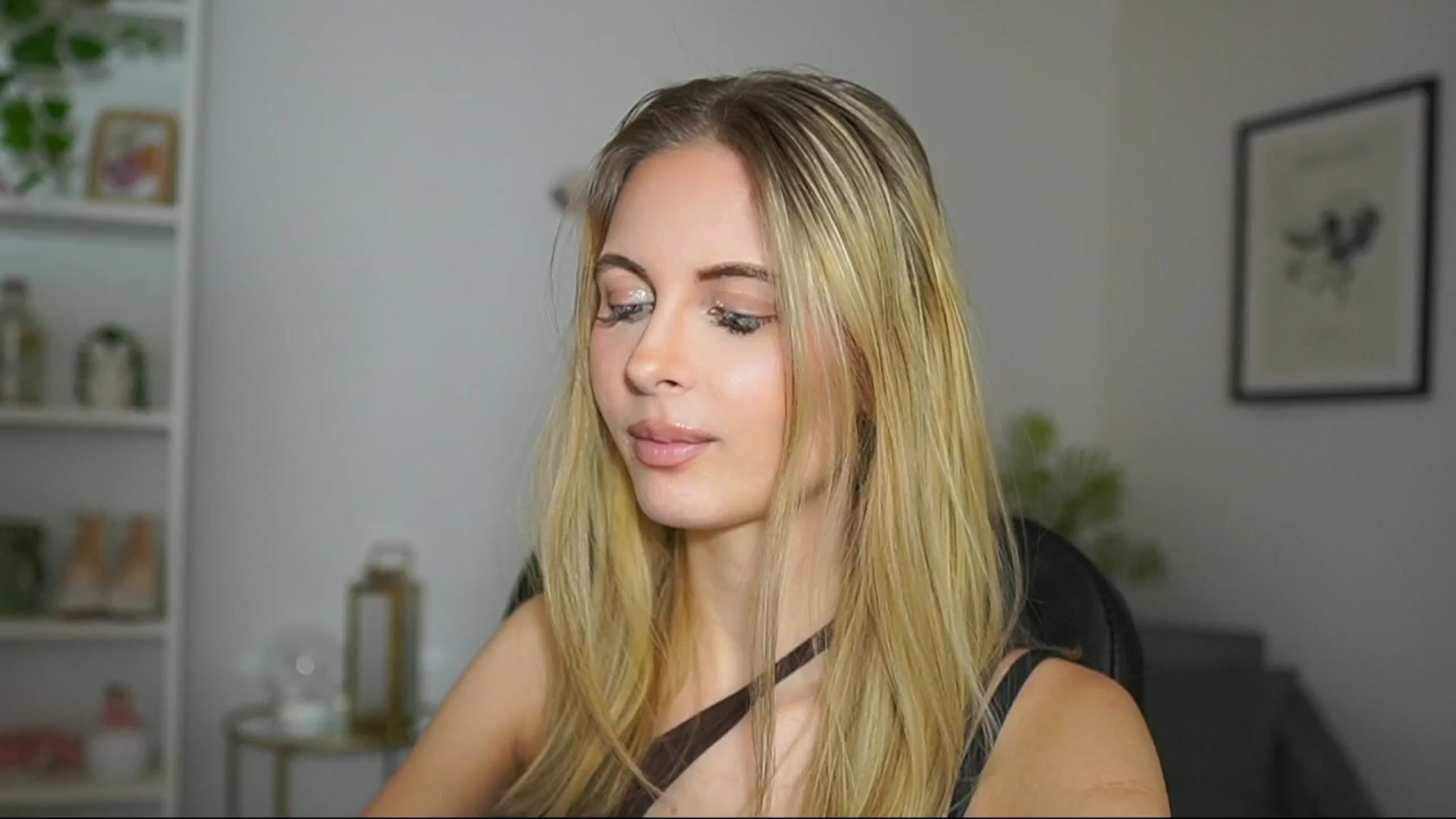 Gallery image thumbnail from Catecrago_'s myfreecams stream on, 03/05/2025, 15:38 image 2 of 20