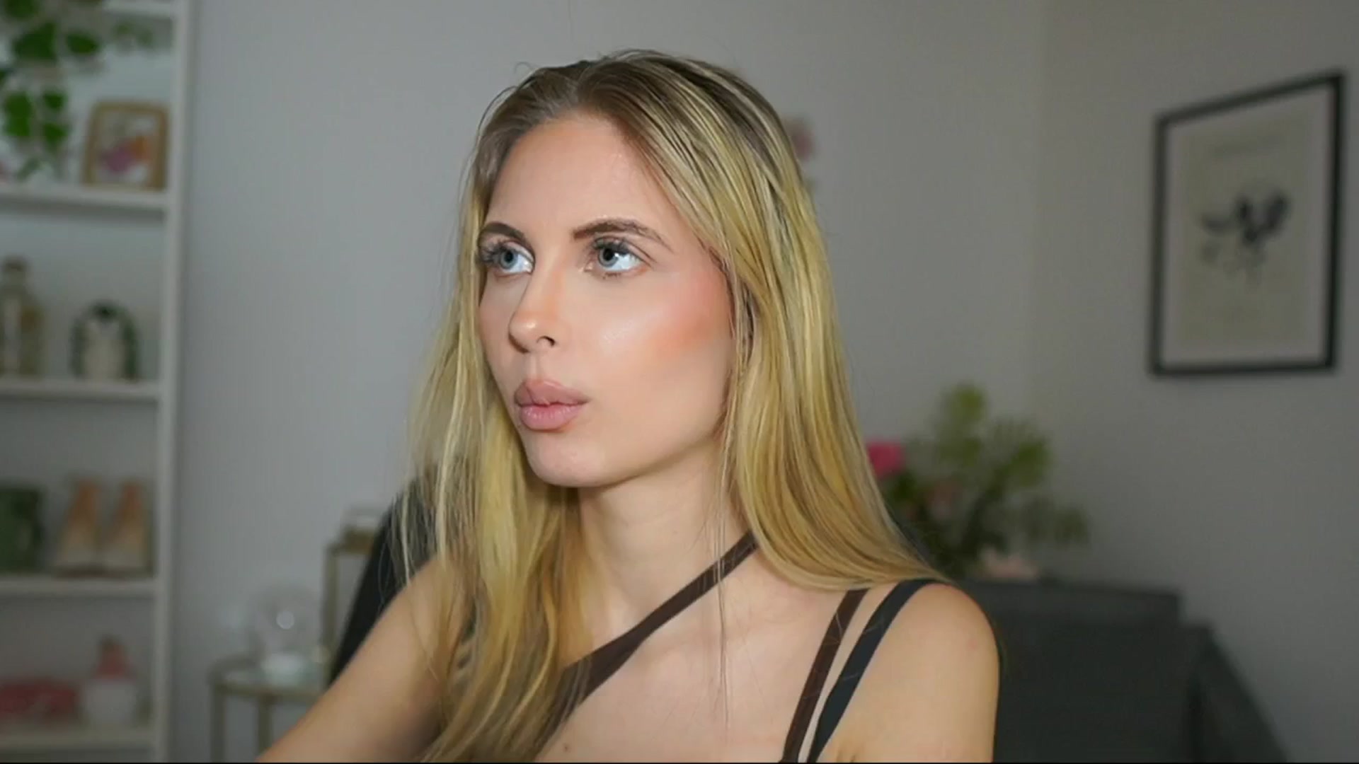 Gallery image thumbnail from Catecrago_'s myfreecams stream on, 03/05/2025, 15:38 image 10 of 20