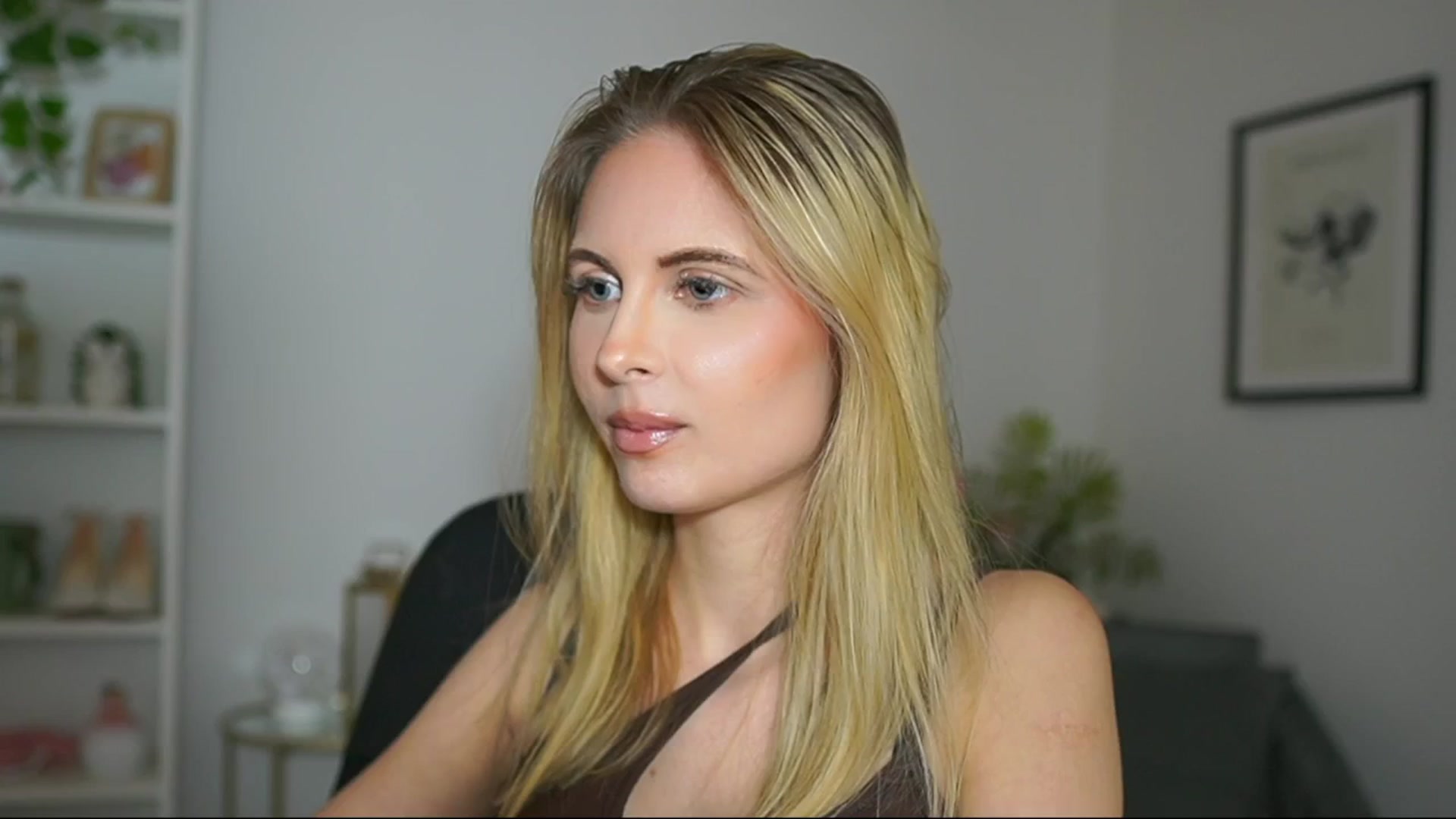 Gallery image thumbnail from Catecrago_'s myfreecams stream on, 03/05/2025, 17:26 image 10 of 20