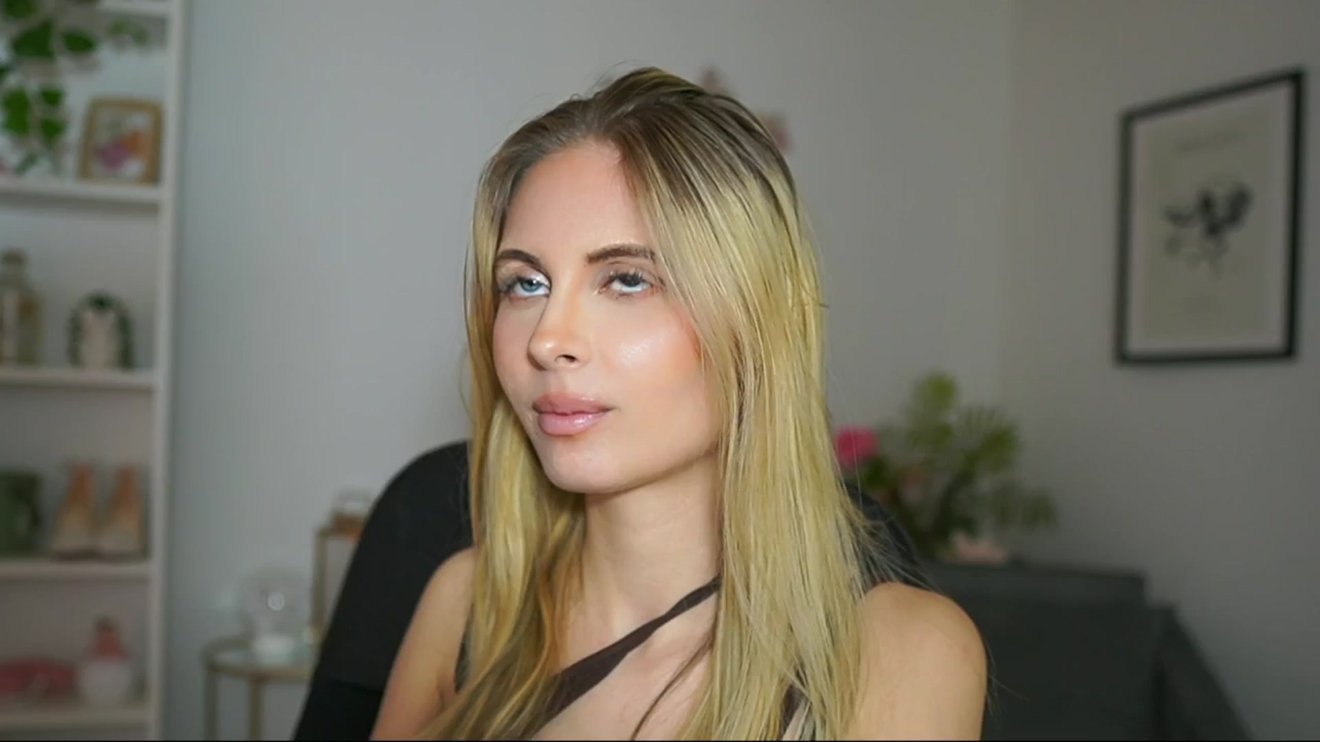 Gallery image thumbnail from Catecrago_'s myfreecams stream on, 03/05/2025, 18:49 image 19 of 20