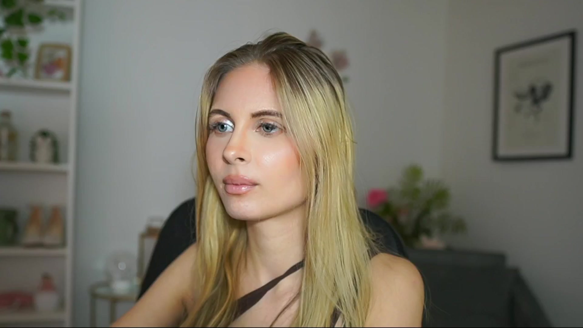 Gallery image thumbnail from Catecrago_'s myfreecams stream on, 03/05/2025, 18:49 image 18 of 20
