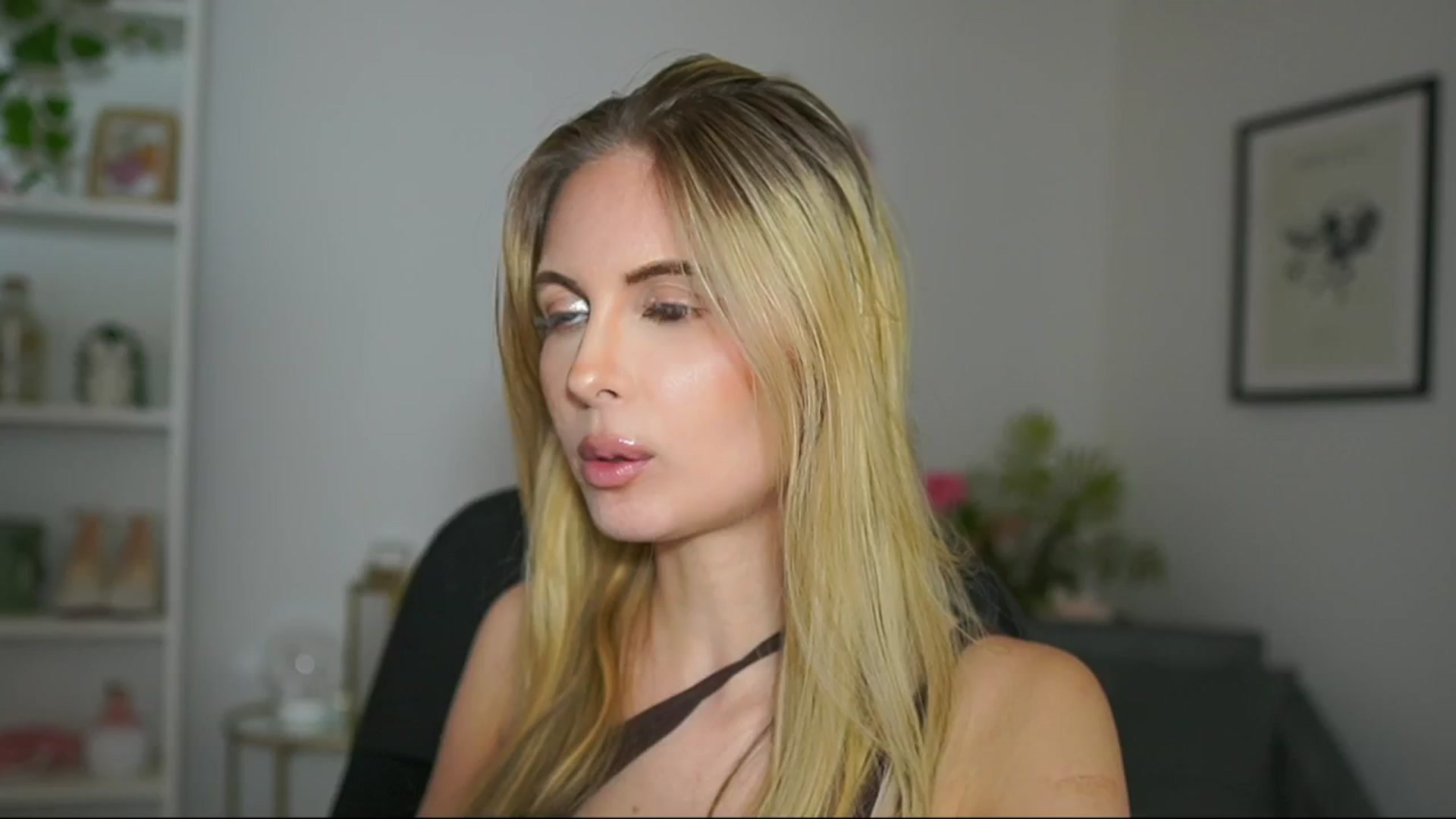 Gallery image thumbnail from Catecrago_'s myfreecams stream on, 03/05/2025, 18:49 image 10 of 20