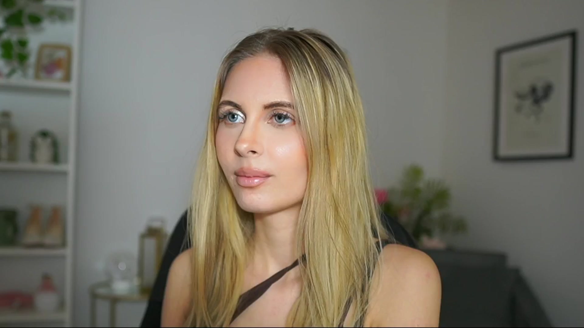 Gallery image thumbnail from Catecrago_'s myfreecams stream on, 03/05/2025, 18:49 image 5 of 20